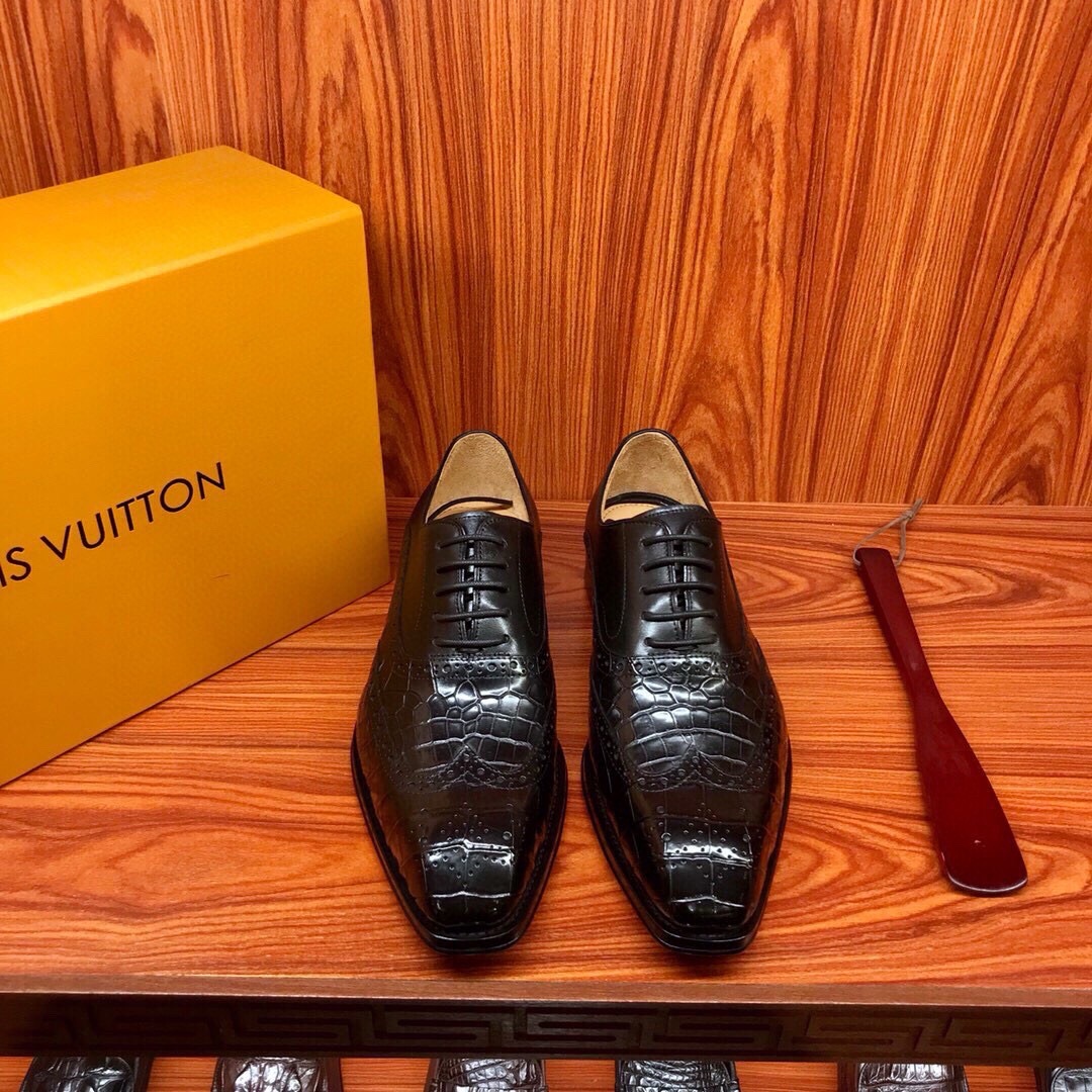 Туфли мужские Louis Vuitton из кожи крокодила черного цвета