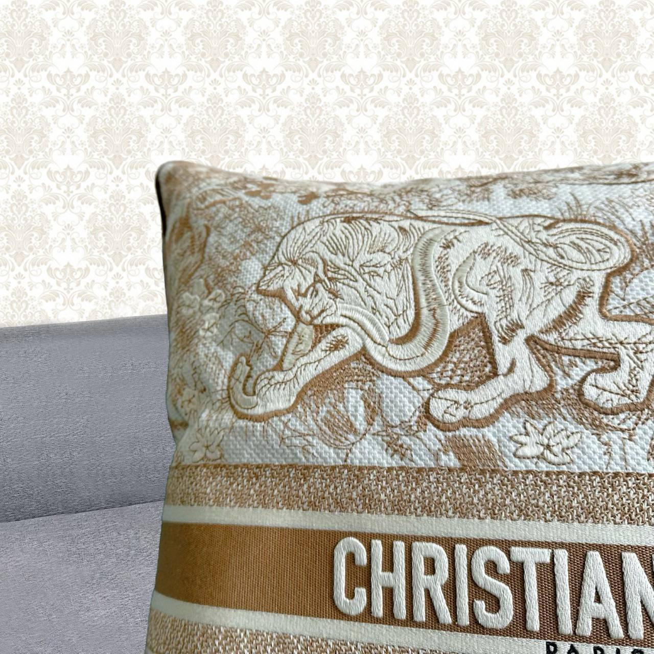  Подушка декоративная в стиле Dior с анималистичным принтом и картографическим принтом, 50×50 см