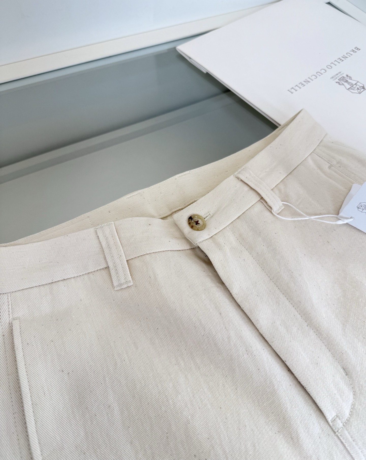 Брюки мужские в стиле Brunello Cucinelli и бежевого цвета