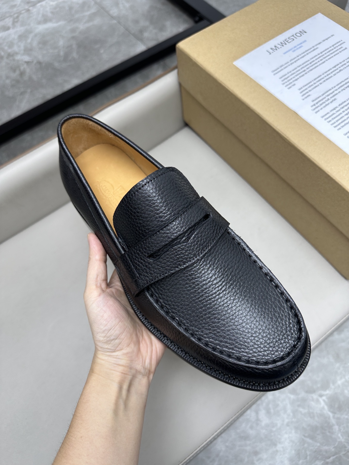 Лоферы мужские в стиле J.M. Weston черного цвета