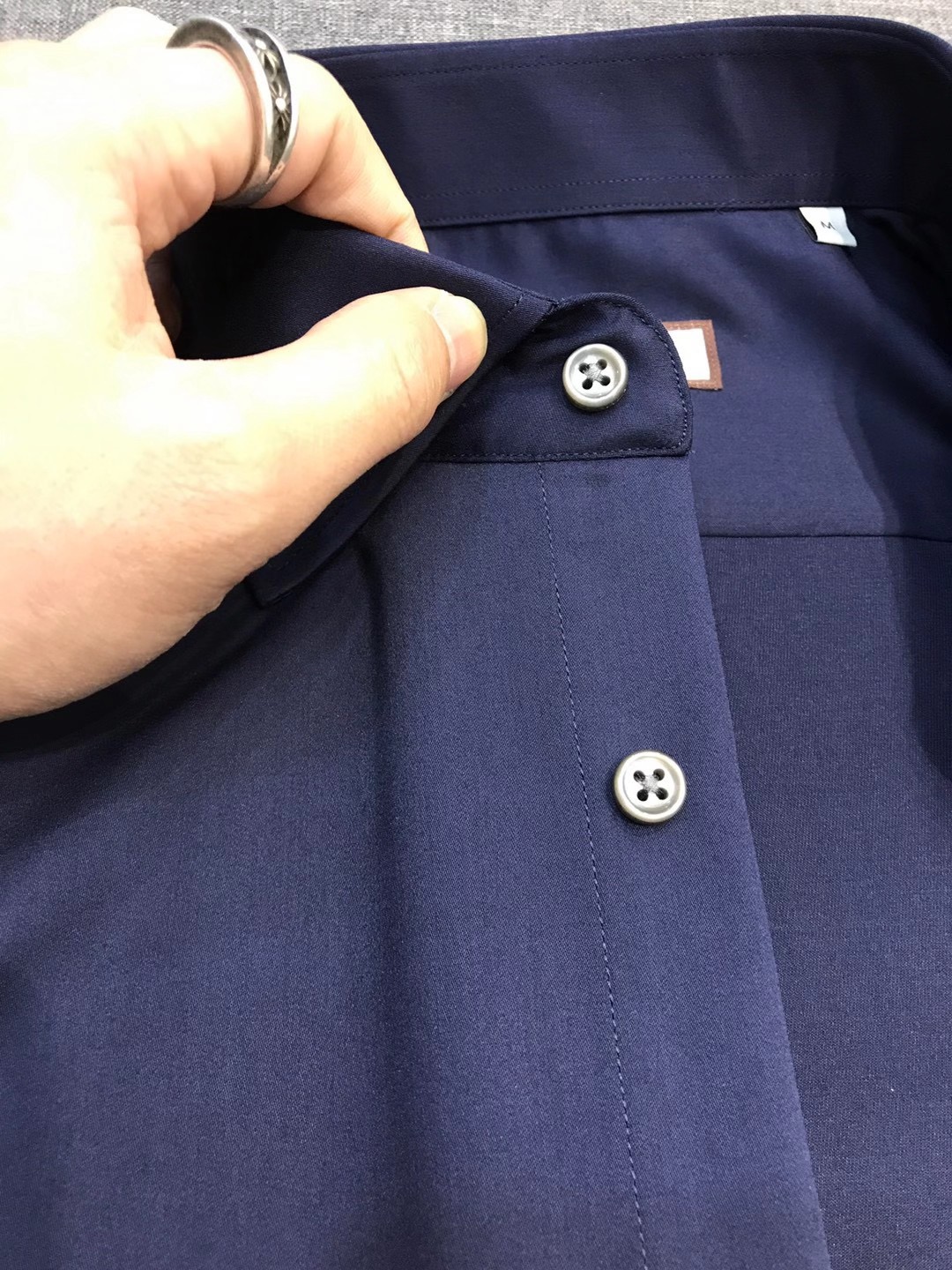 Рубашка мужская в стиле Canali тёмно-синего цвета с длинным рукавом