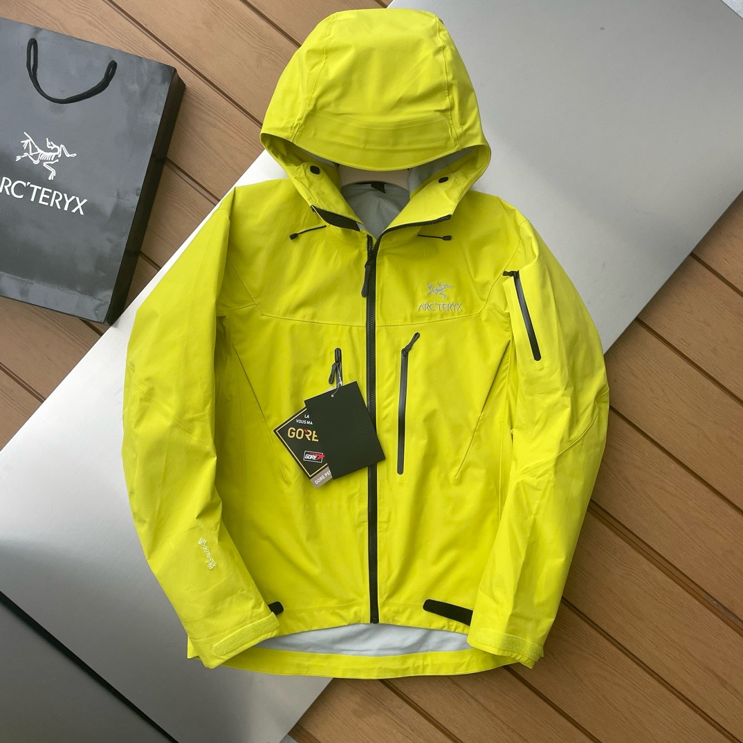 Куртка мужская Arc’teryx Alpha SV из мембранной ткани GORE-TEX Pro синего цвета с капюшоном