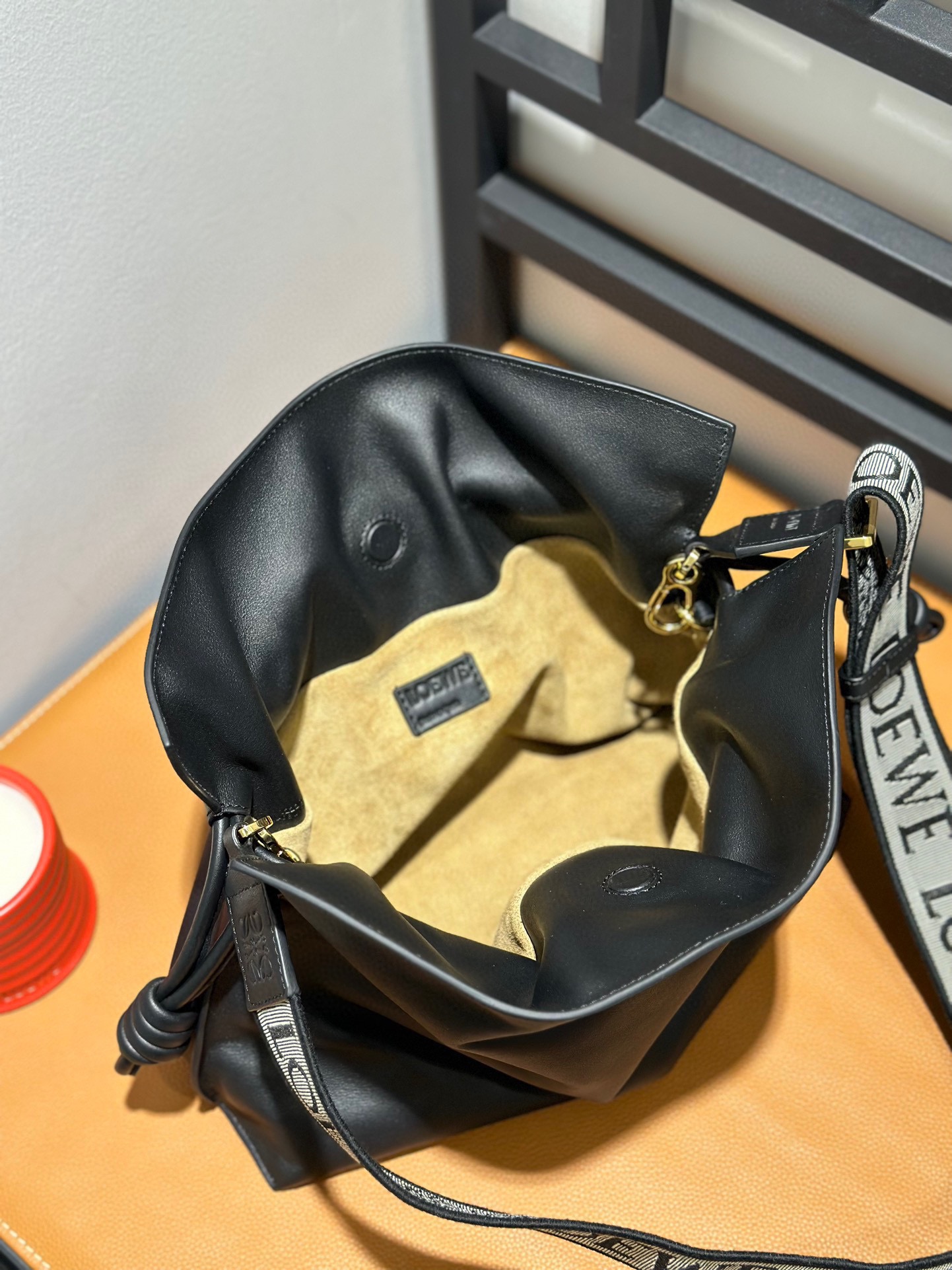 Сумка женская в стиле Loewe Flamenco чёрного цвета