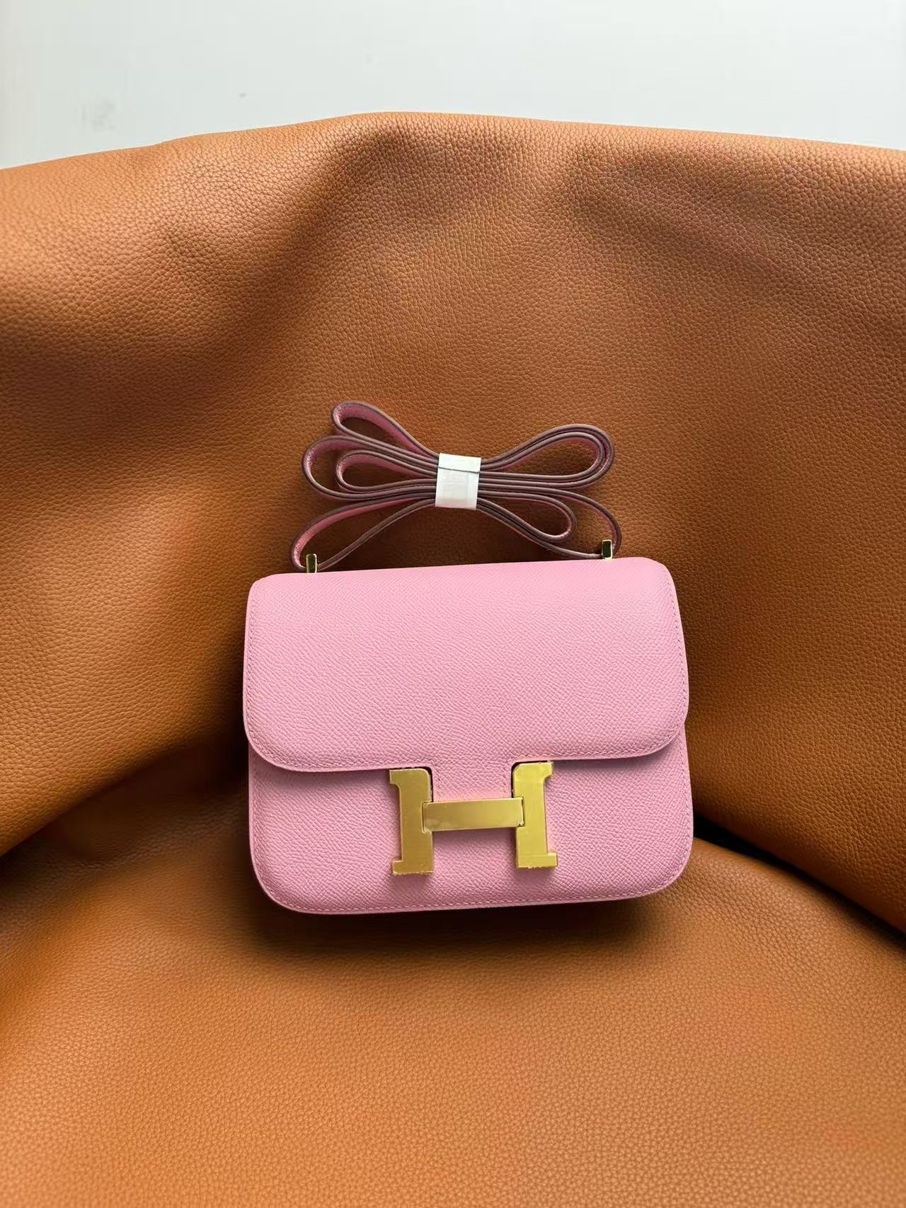 Сумка женская в стиле Hermès Constance розового цвета