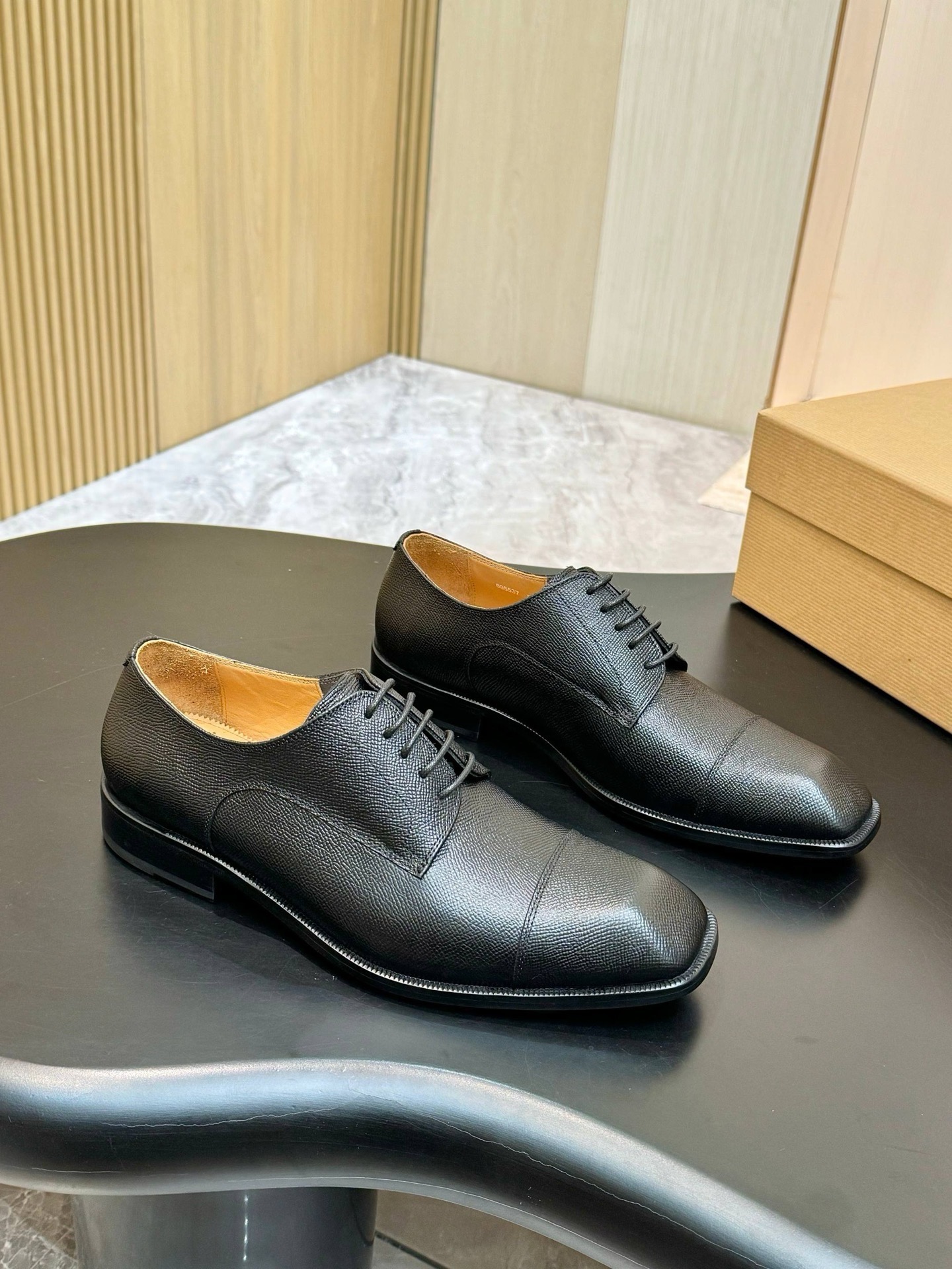 Туфли-оксфорды мужские Christian Louboutin Greggory чёрного цвета