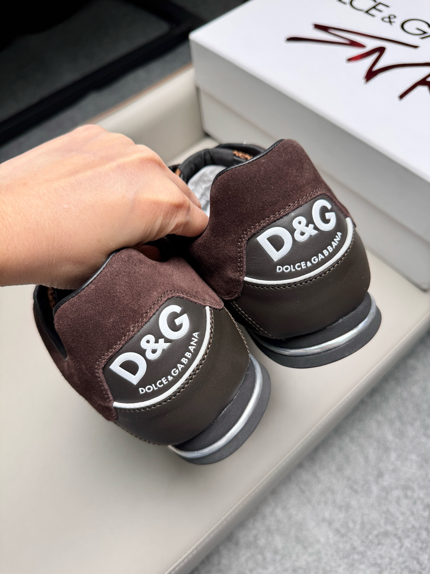 Кроссовки мужские Dolce & Gabbana коричневого цвета