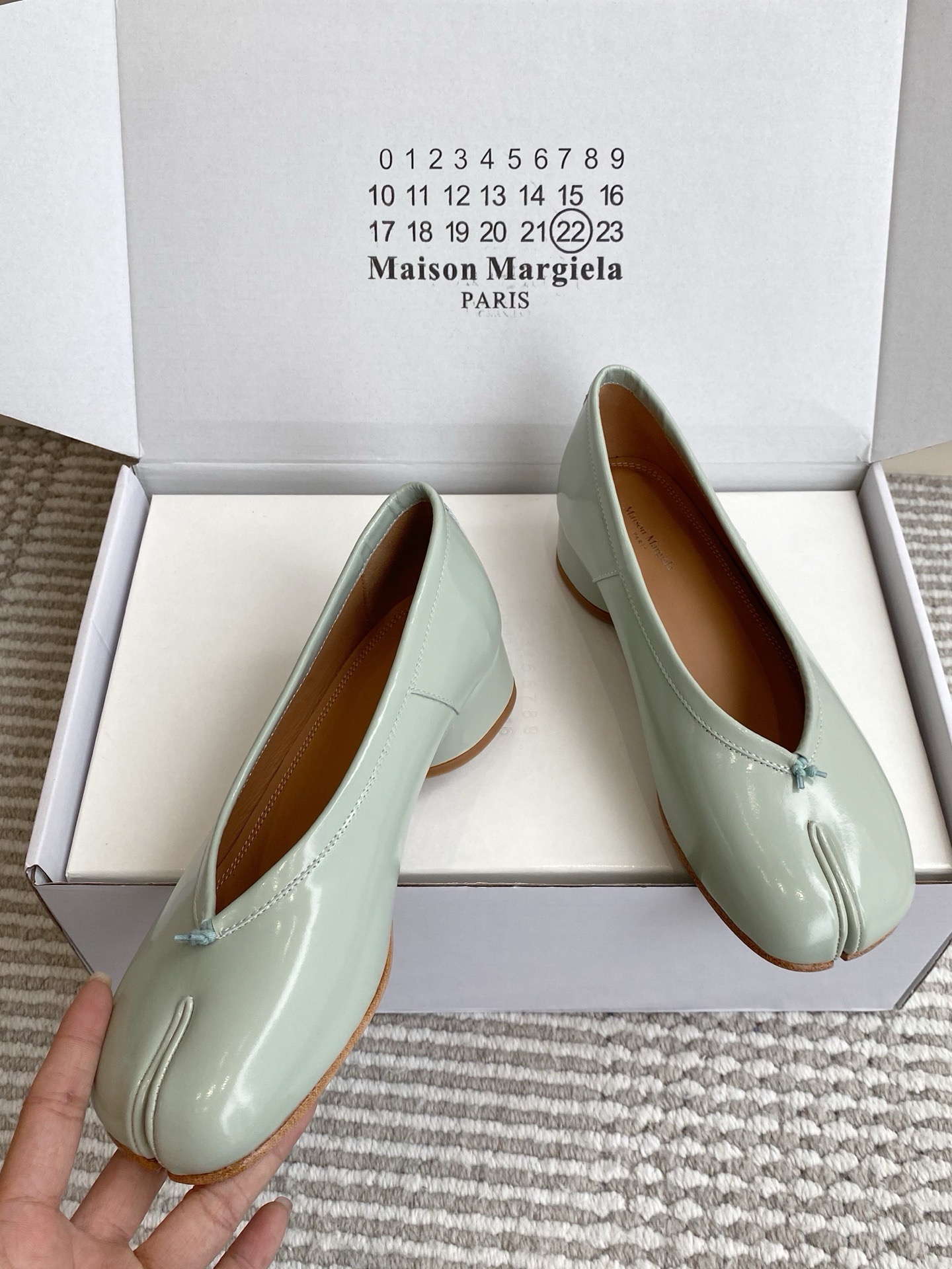 Туфли Мэри Джейн женские Maison Margiela Tabi мятного цвета