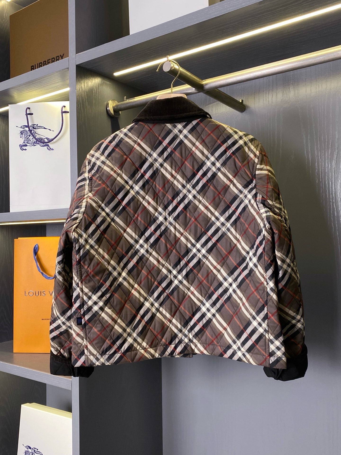 Куртка женская  Burberry укороченная