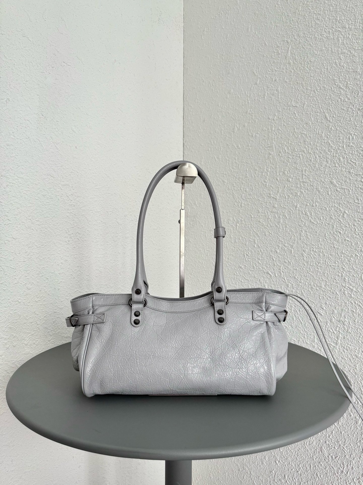 Сумка женская Balenciaga Le City светло-серого цвета