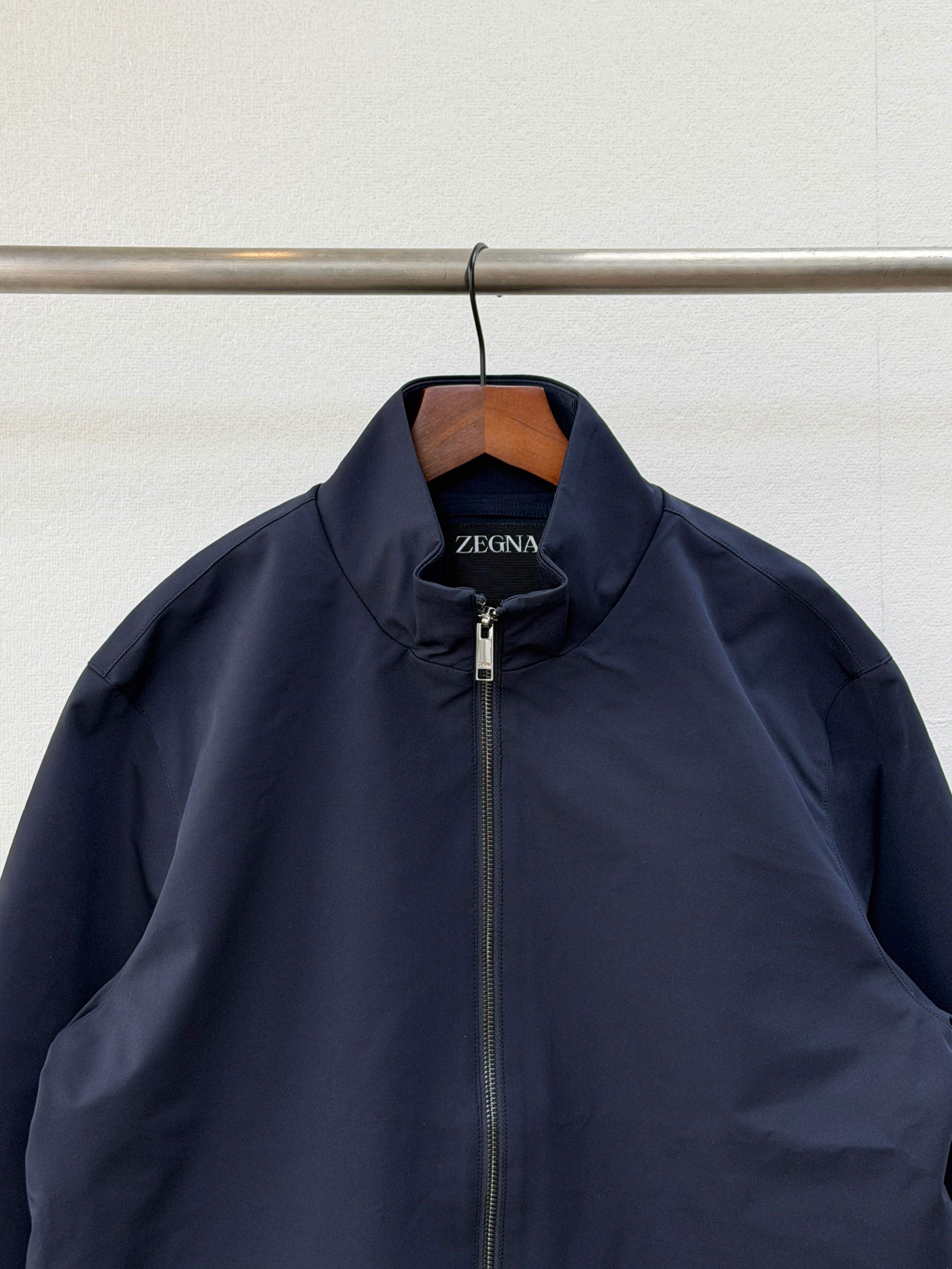Куртка мужская в стиле Zegna тёмно-синего цвета с кожаными элементами