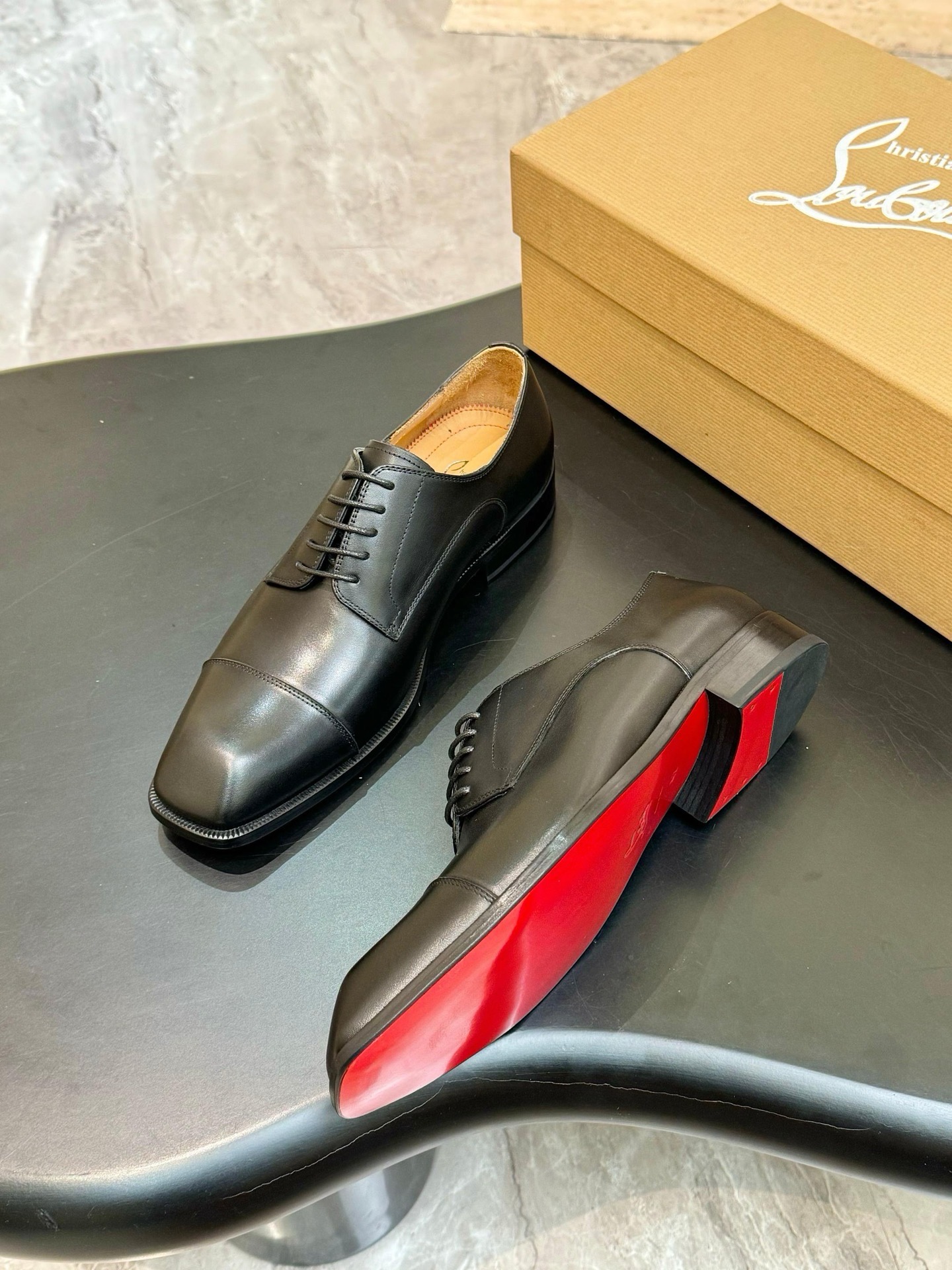 Туфли-оксфорды мужские Christian Louboutin Greggory чёрного цвета