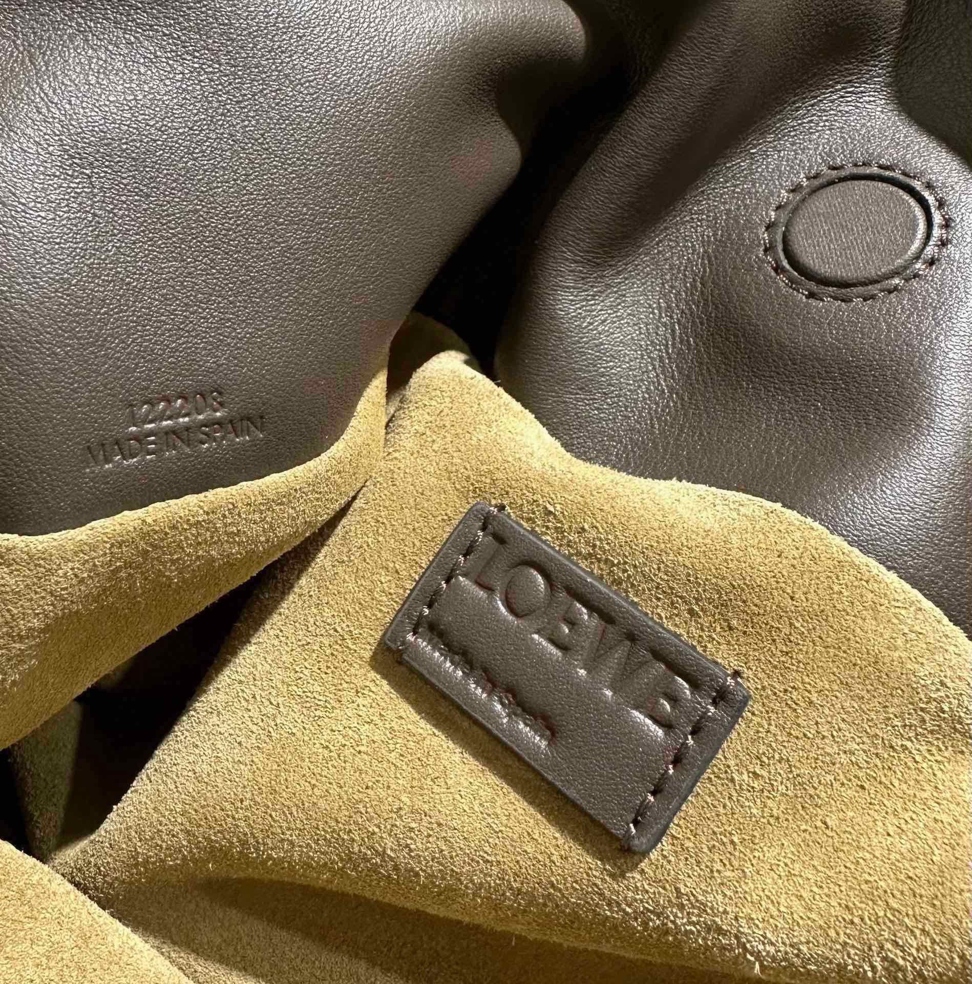 Сумка женская Loewe Flamenco коричневого цвета