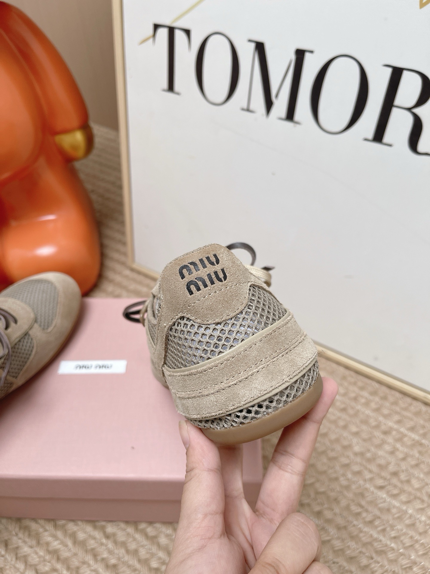 Кроссовки женские Miu Miu Plume бежевого цвета