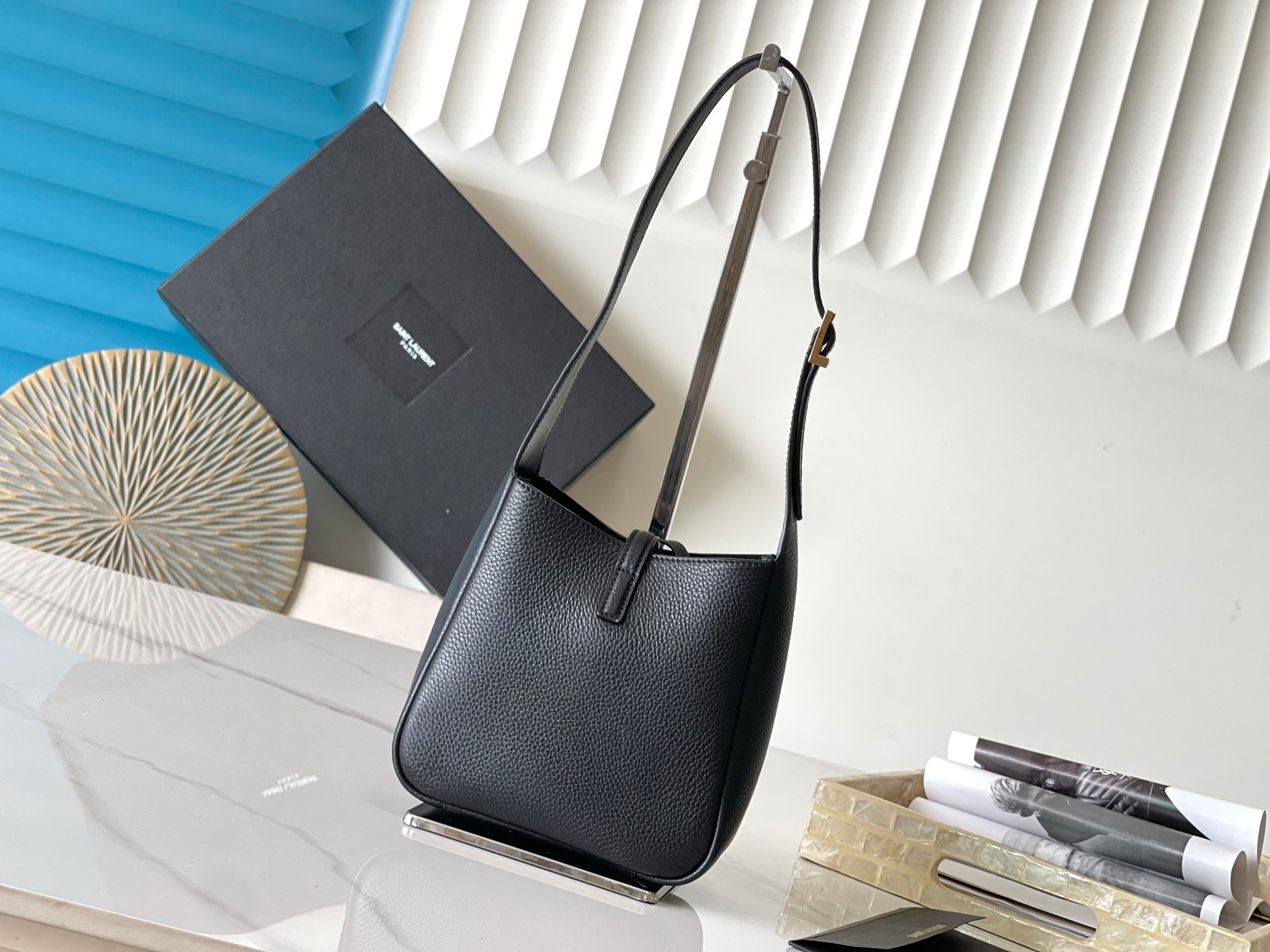 Сумка женская в стиле Saint Laurent Mini Hobo черного цвета
