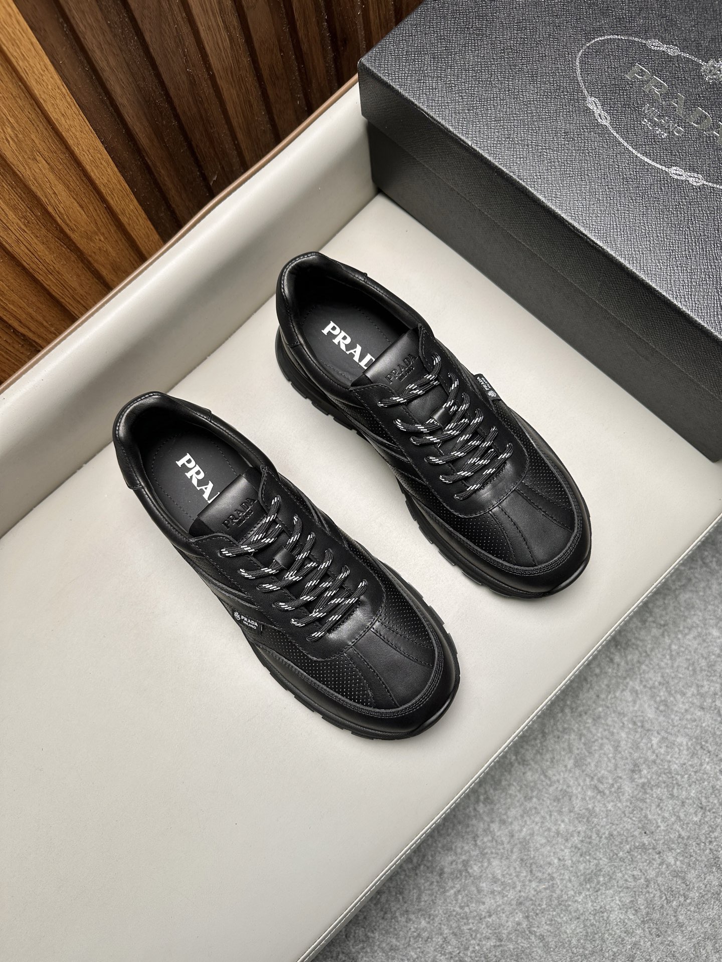 Кроссовки мужские Prada чёрного цвета