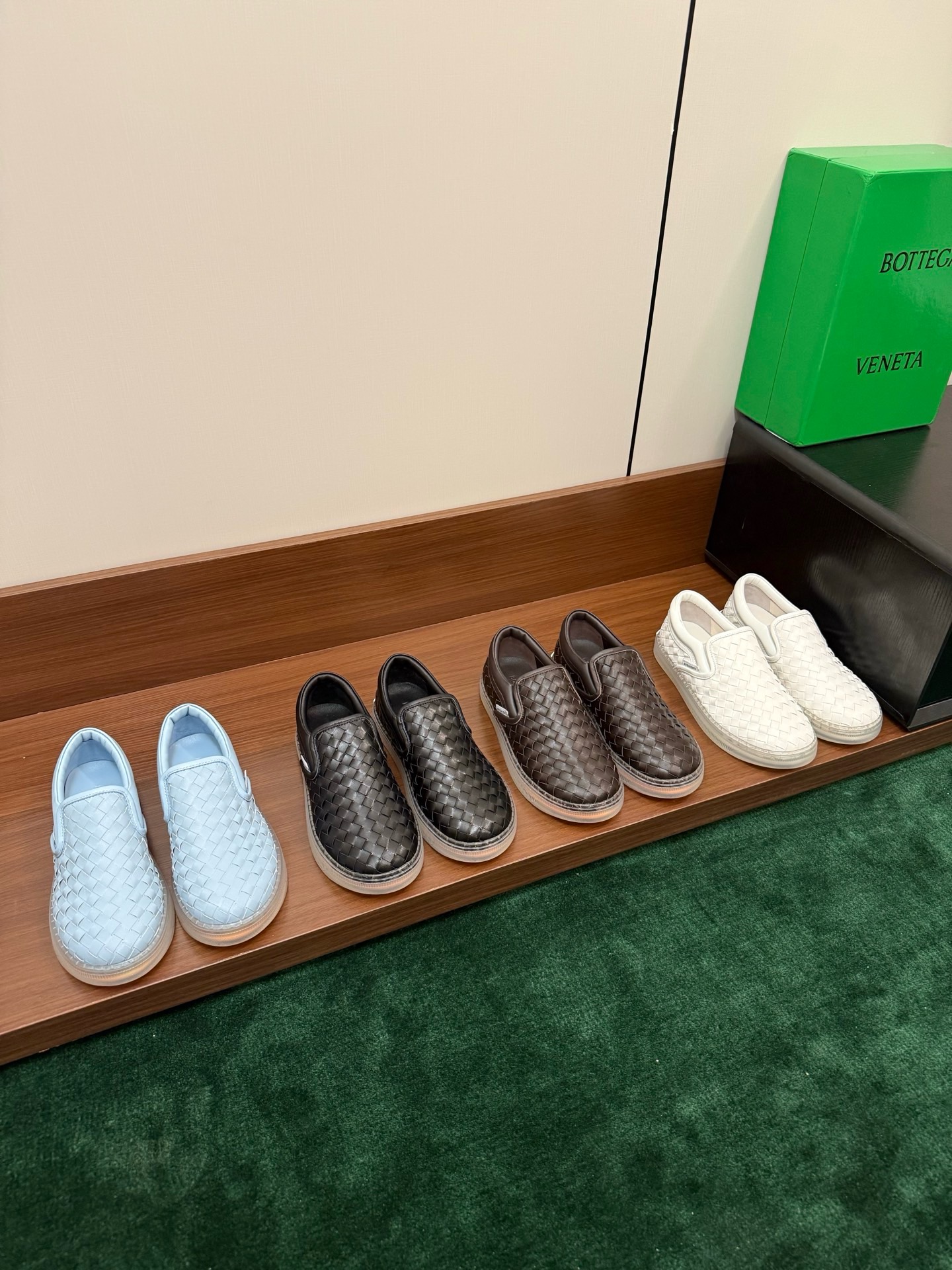Слипоны Bottega Veneta Serena чёрного цвета