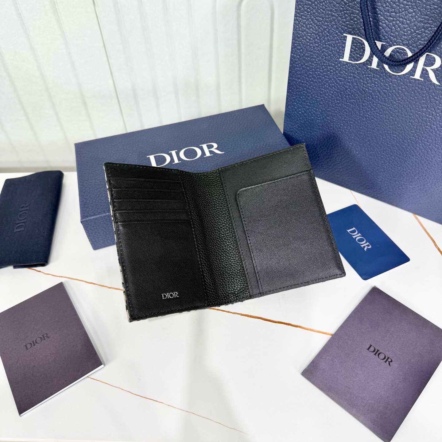 Обложка для паспорта Dior бежево-чёрного цвета