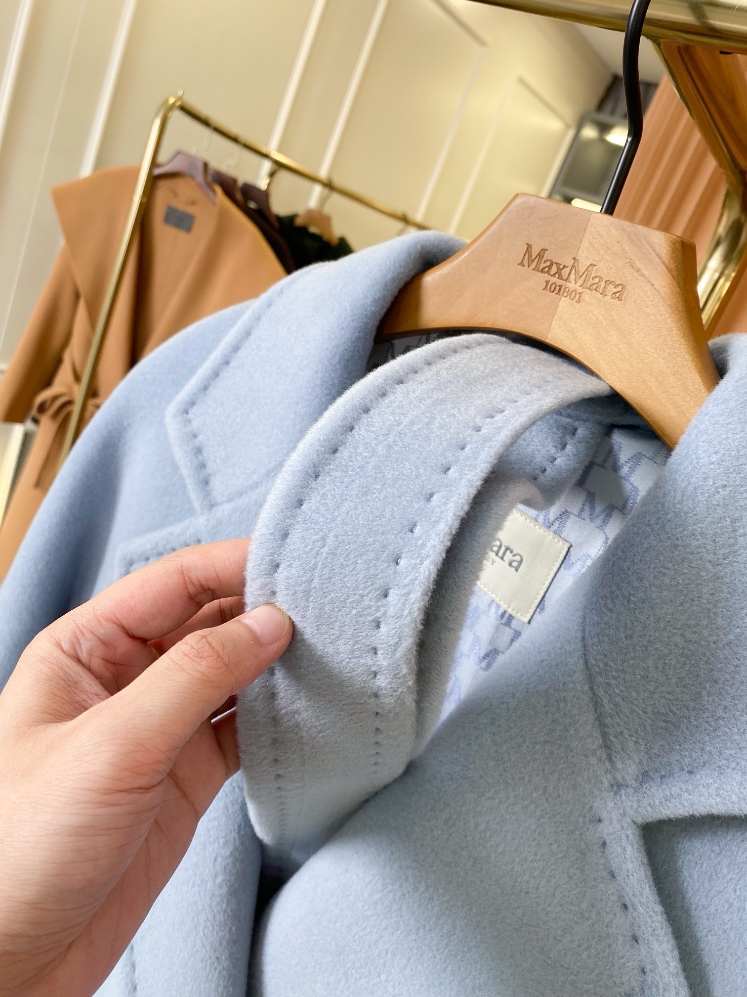 Пальто женское Max Mara 101801 Icon Coat голубого цвета