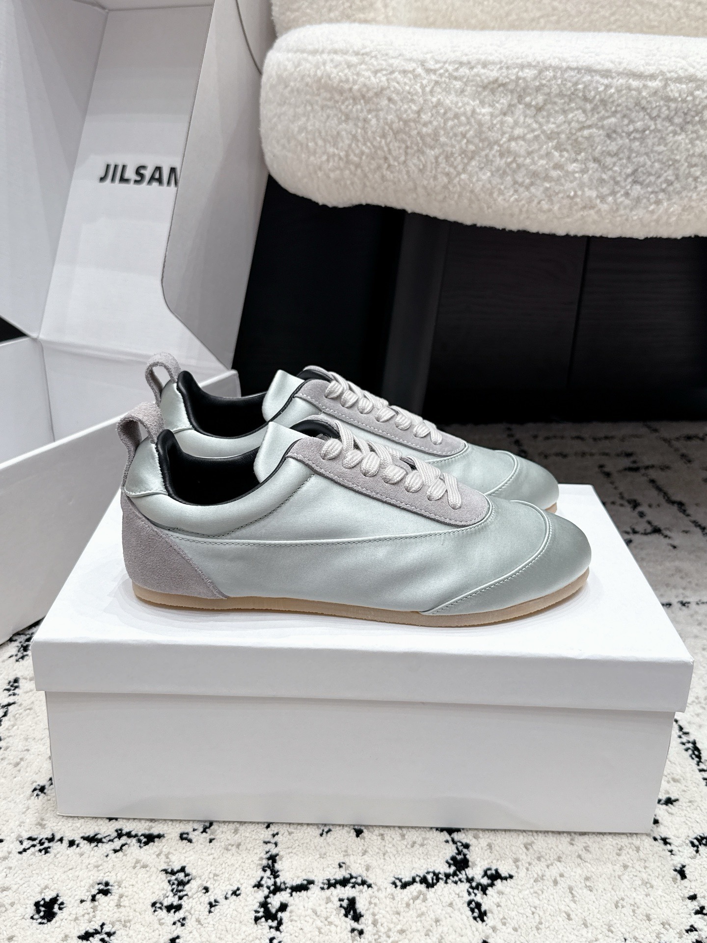 Кроссовки женские в стиле Jil Sander серого цвета