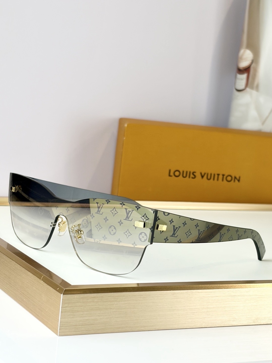 Очки солнцезащитные унисекс в стиле Louis Vuitton