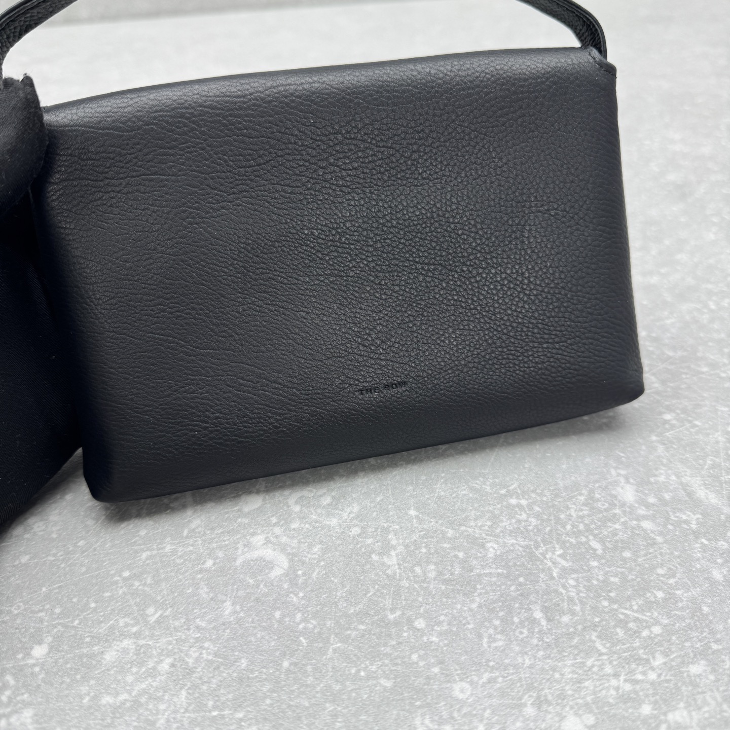 Сумка женская в стиле The Row Sally Bag черного цвета