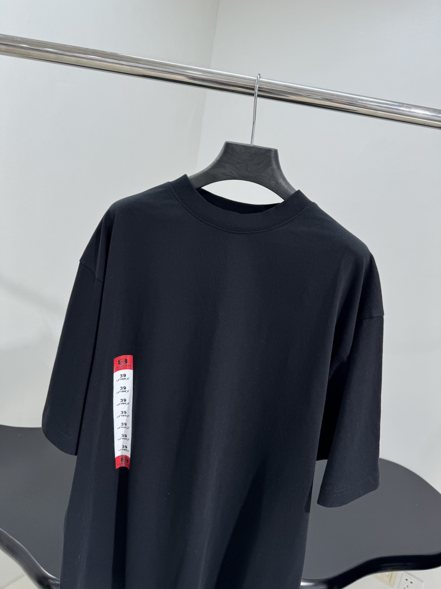 Футболка унисекс в стиле Balenciaga Unity Sports Icon Cropped чёрного цвета с принтом