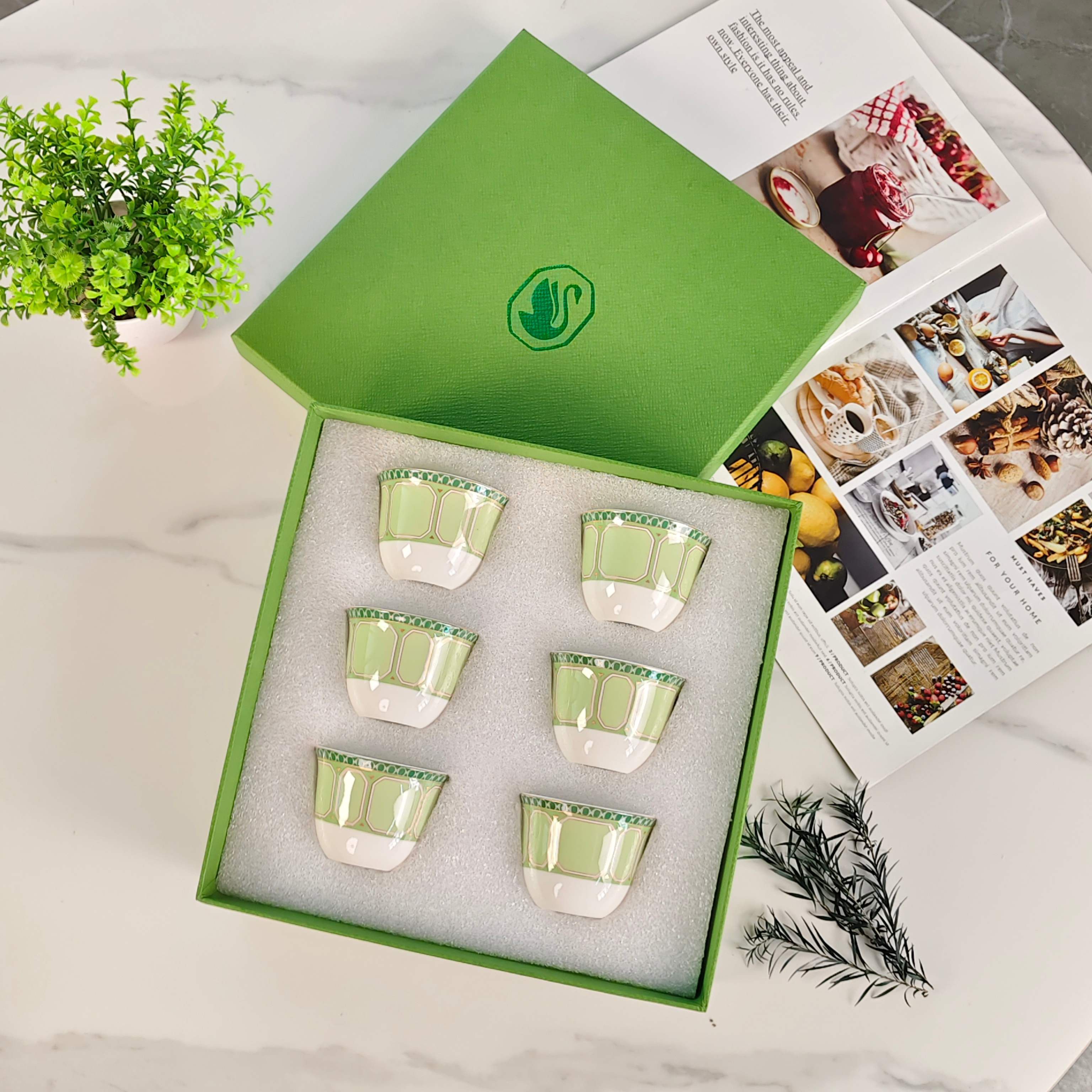 Чайный набор в стиле Swarovski x Rosenthal из керамики зелёного цвета