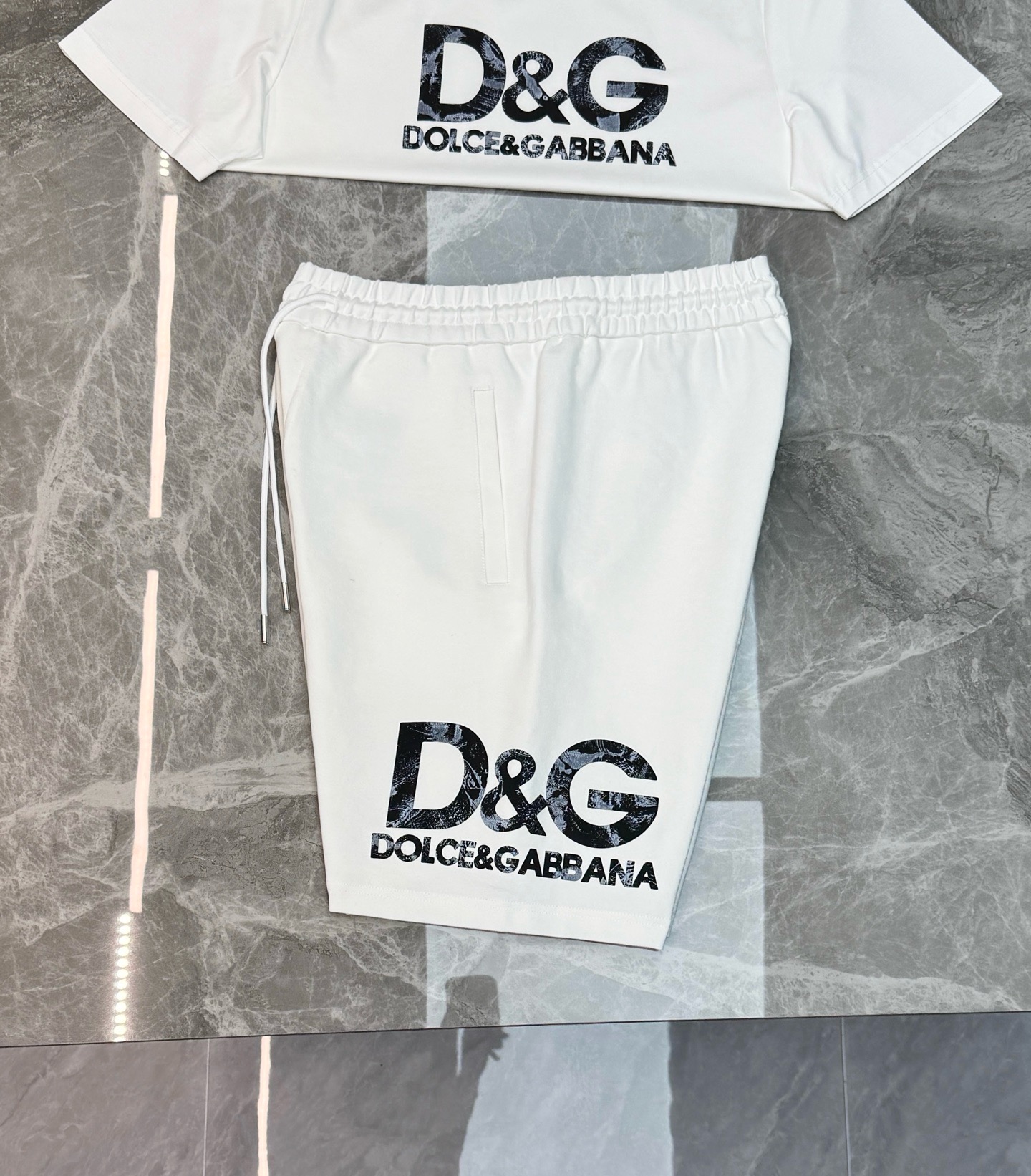 Комплект мужской в стиле Dolce & Gabbana белого цвета