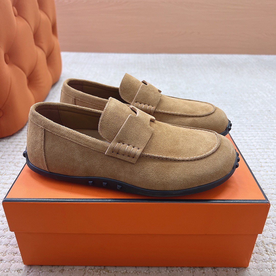 Лоферы мужские в стиле Hermès бежевого цвета