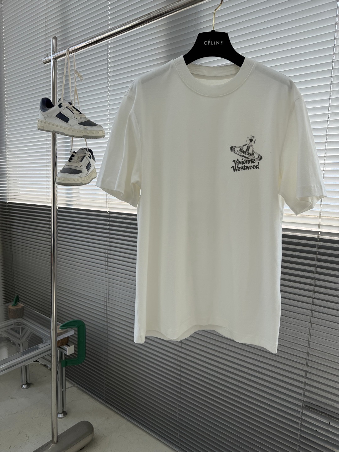 Футболка мужская в стиле Vivienne Westwood с принтом (оверсайз) белого цвета