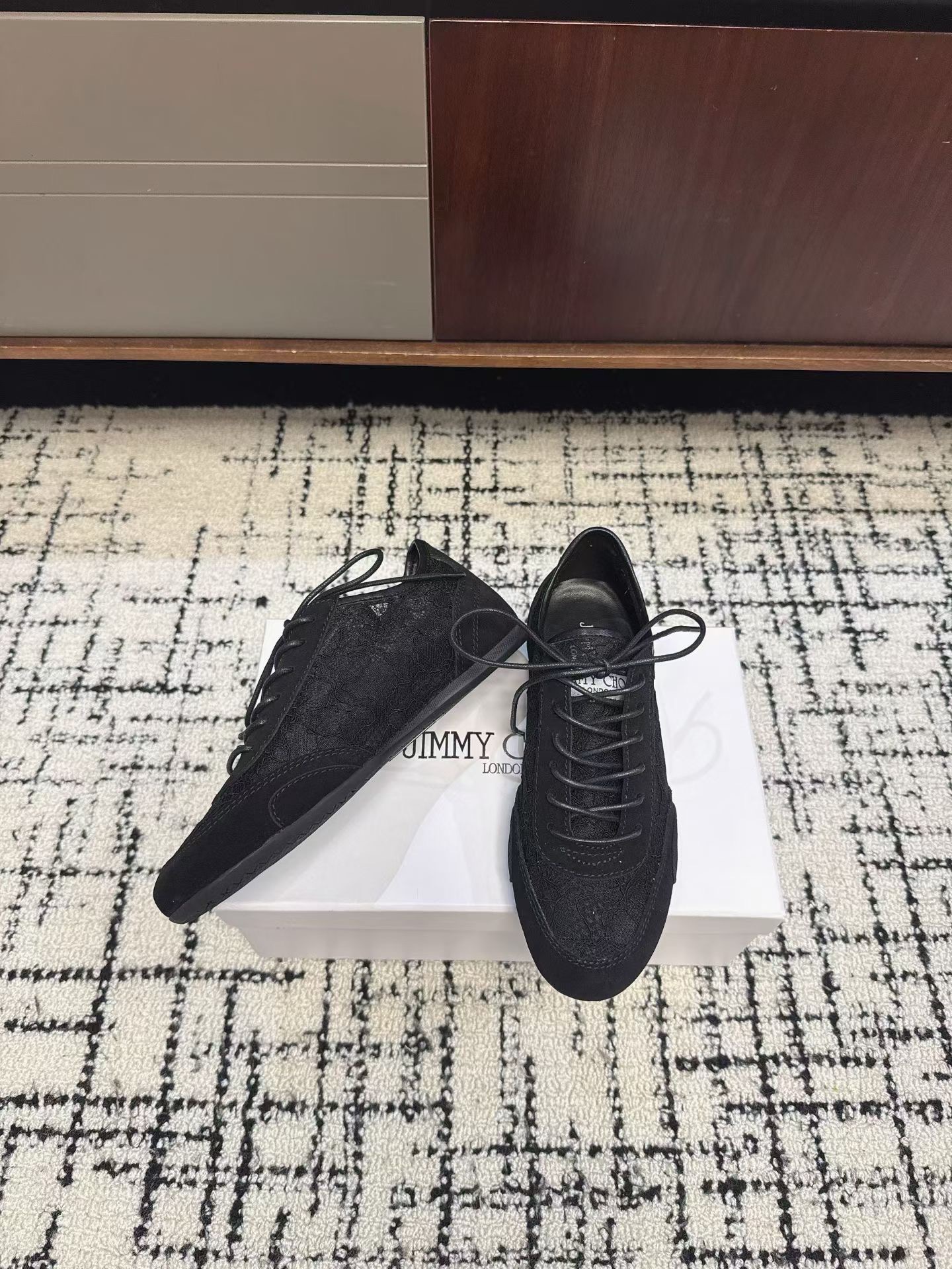 Кроссовки женские в стиле Jimmy Choo чёрного цвета