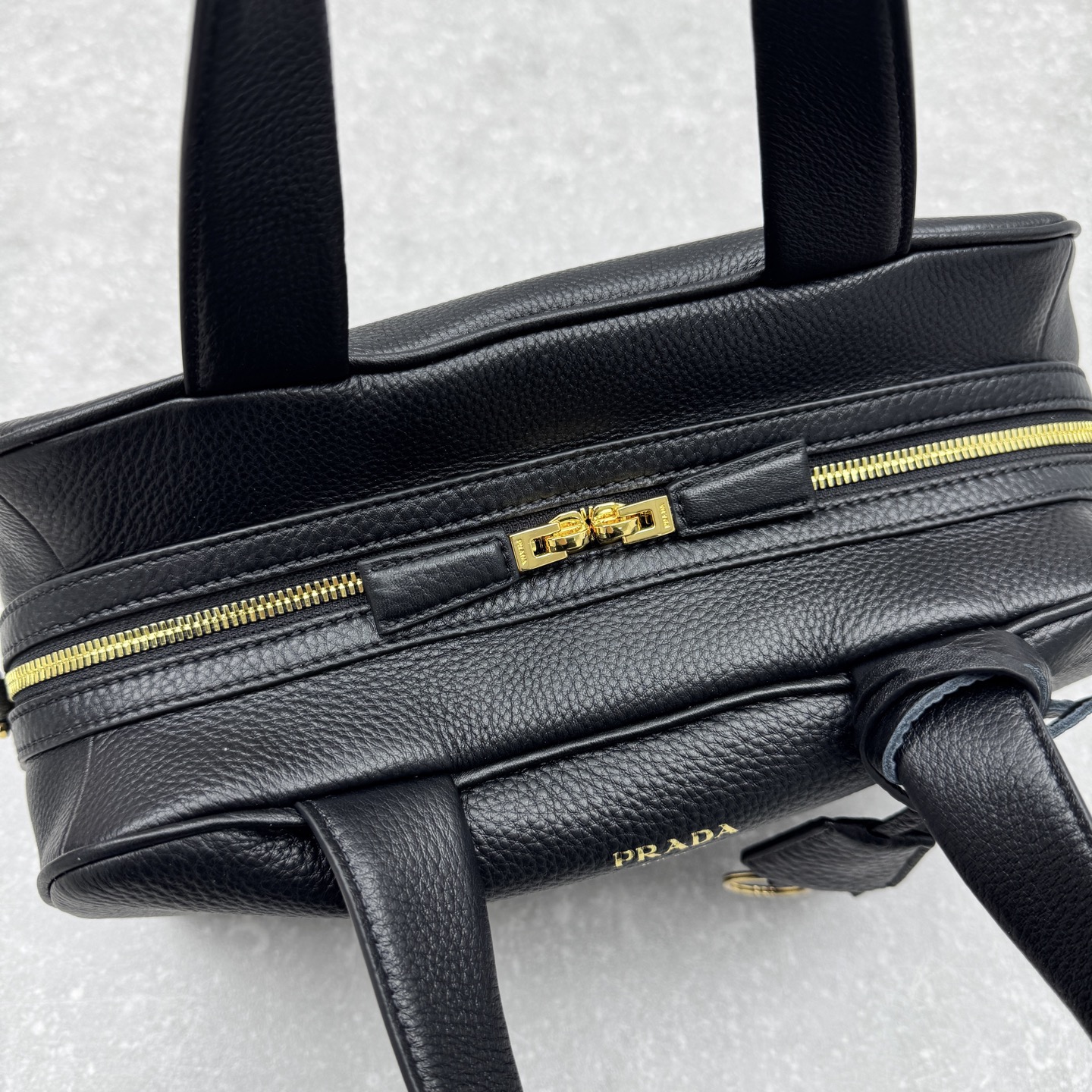 Сумка женская в стиле Prada Hobo 6861 чёрного цвета 