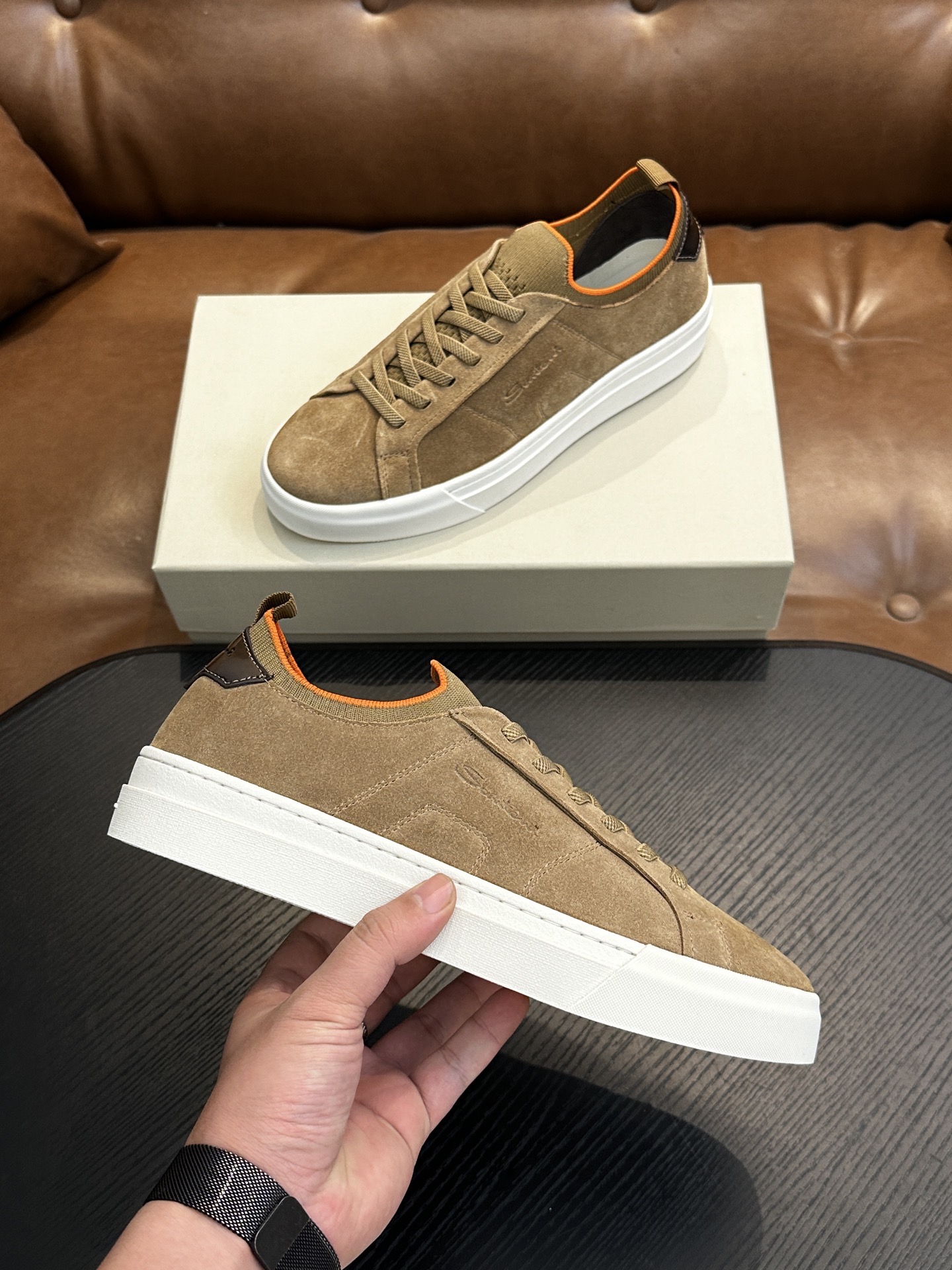Кроссовки мужские в стиле Santoni из натуральной зернистой кожи бежевого цвета
