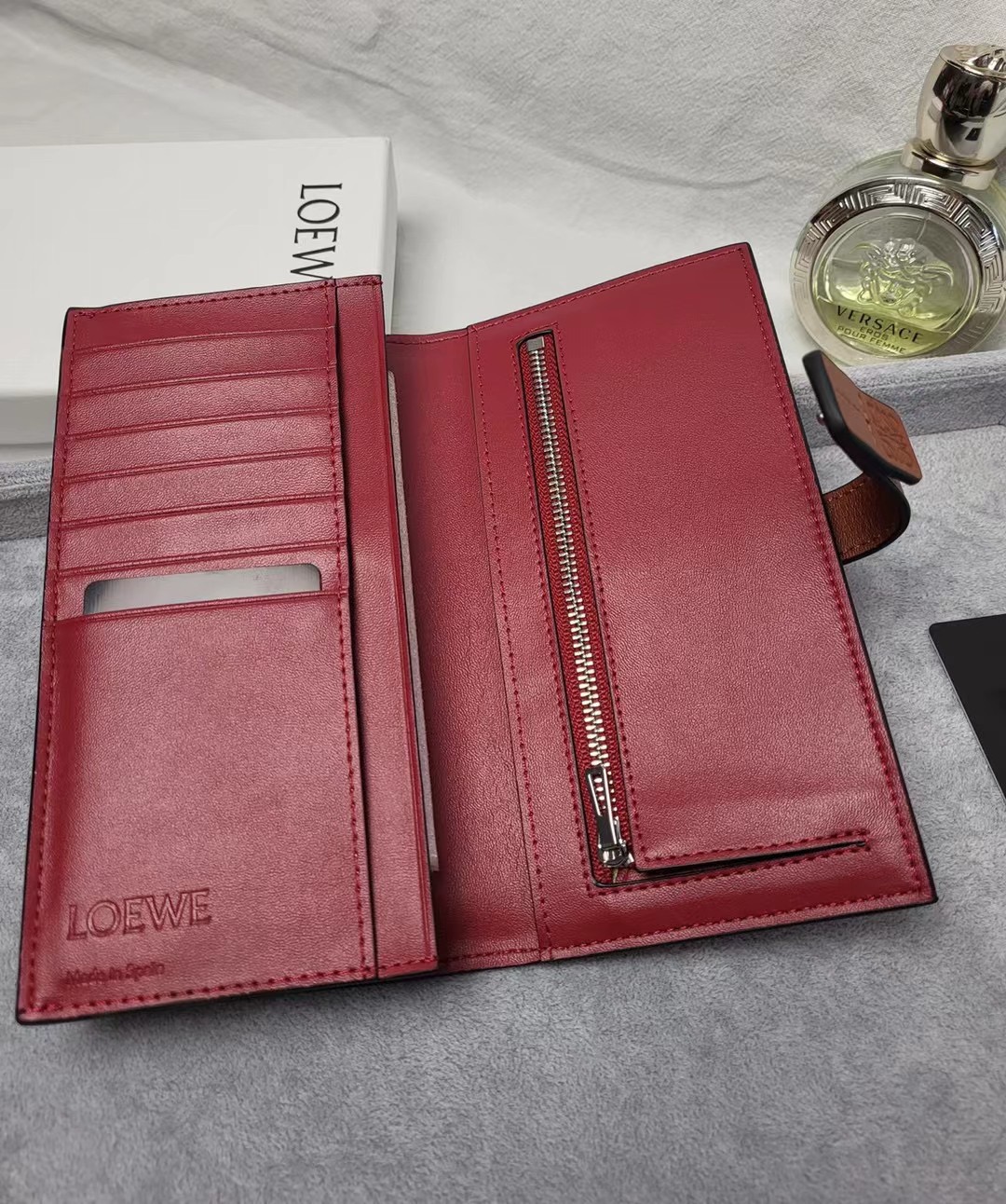 Кошелёк женский в стиле Loewe L1101 коричневого цвета