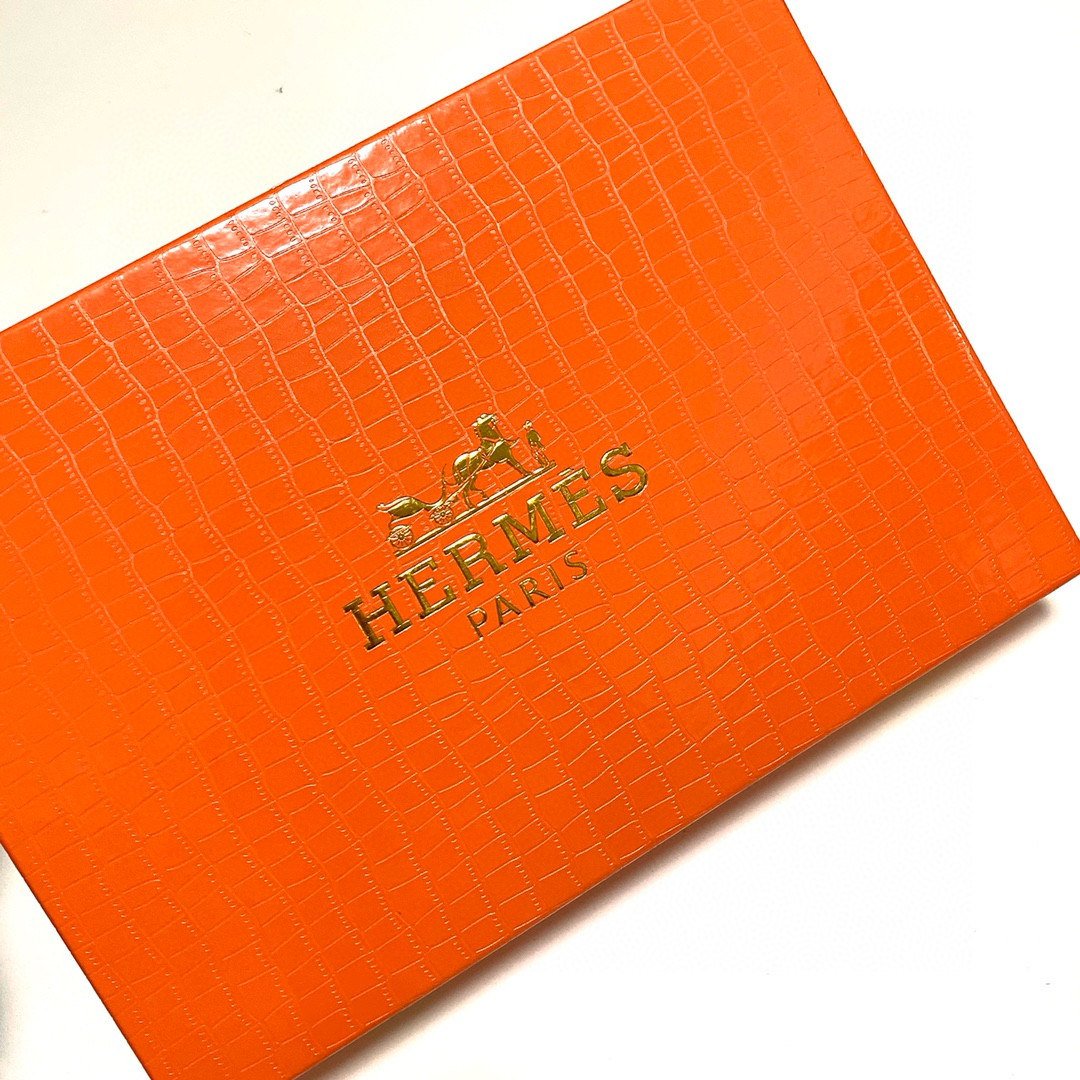 Набор столовых приборов в стиле Hermès золотого цвета в подарочном кейсе (24 предмета)