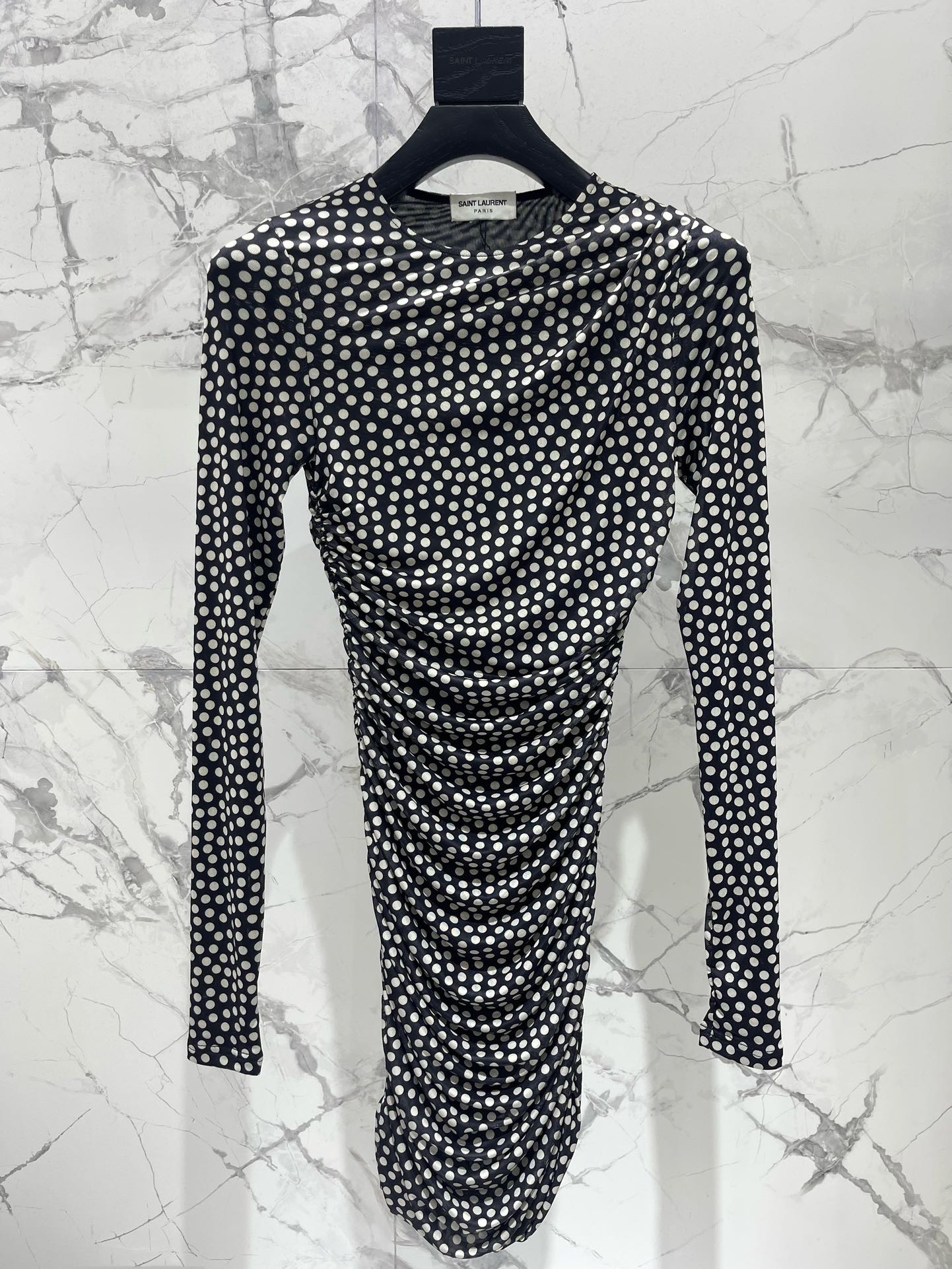 Платье женское в стиле Saint Laurent чёрно-белого цвета