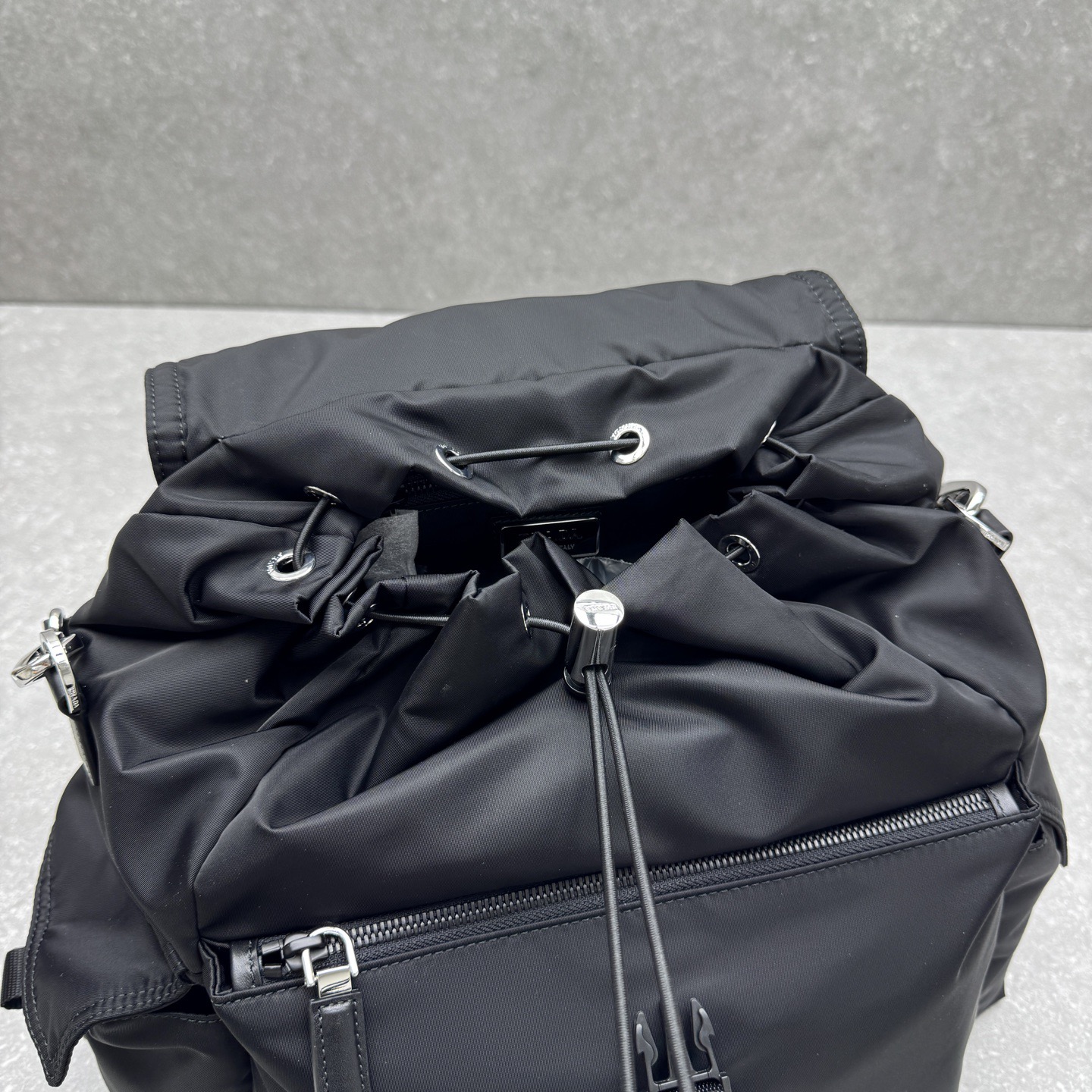 Рюкзак унисекс в стиле Prada Explore 6911 чёрного цвета