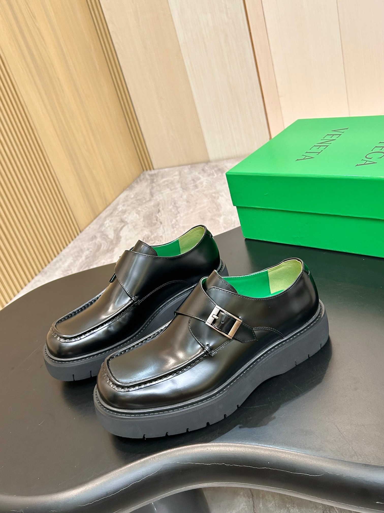 Туфли мужские Bottega Veneta из гладкой натуральной кожи чёрного цвета
