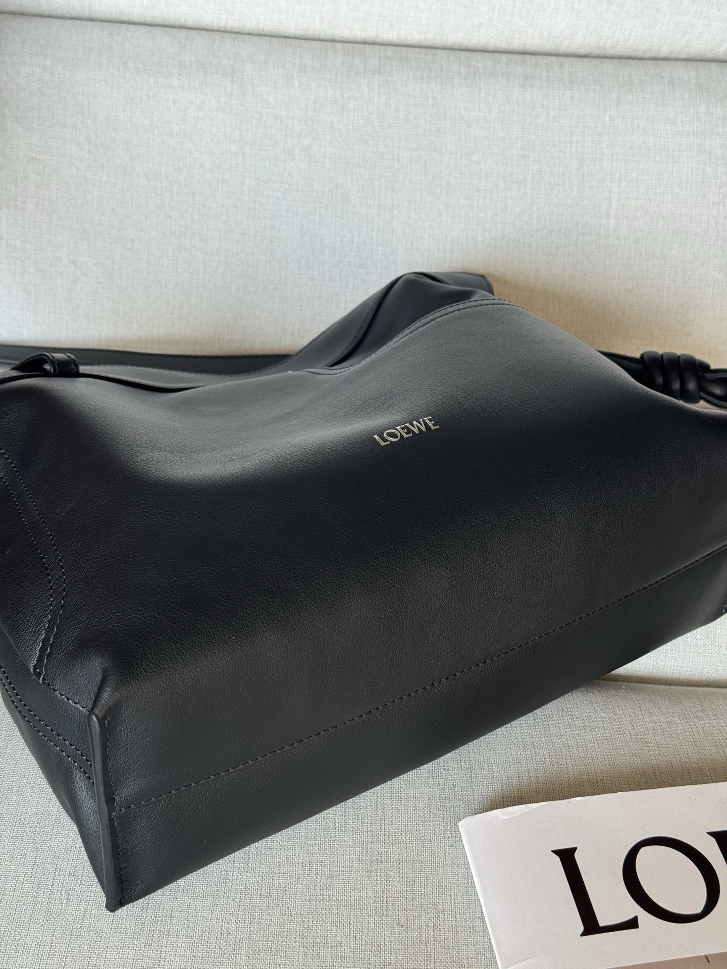Сумка женская в стиле Loewe Flamenco Medium чёрного цвета