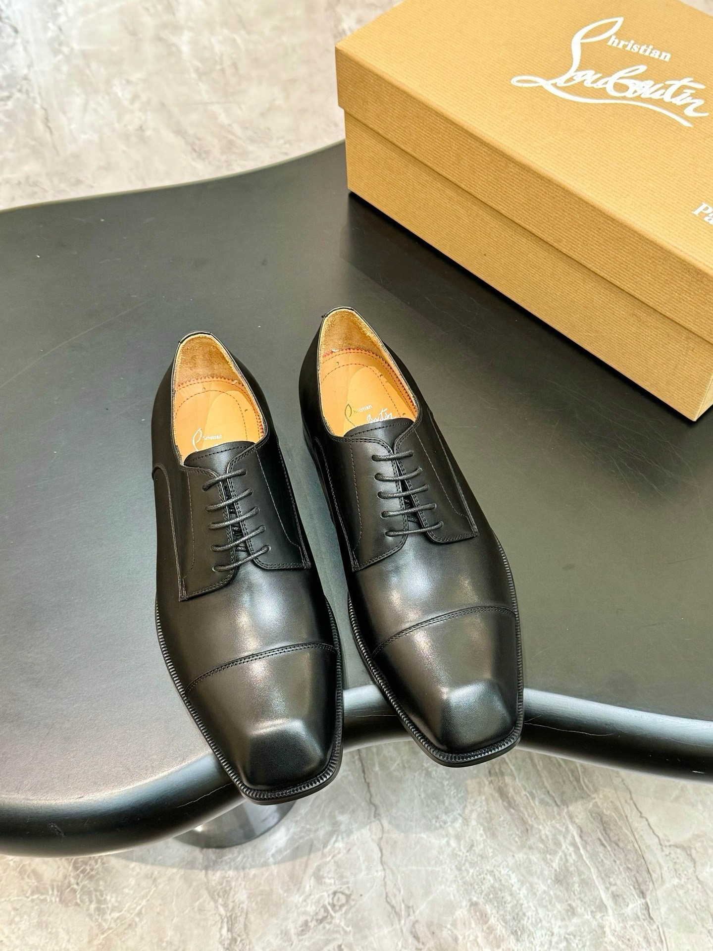 Туфли-оксфорды мужские Christian Louboutin Greggory чёрного цвета