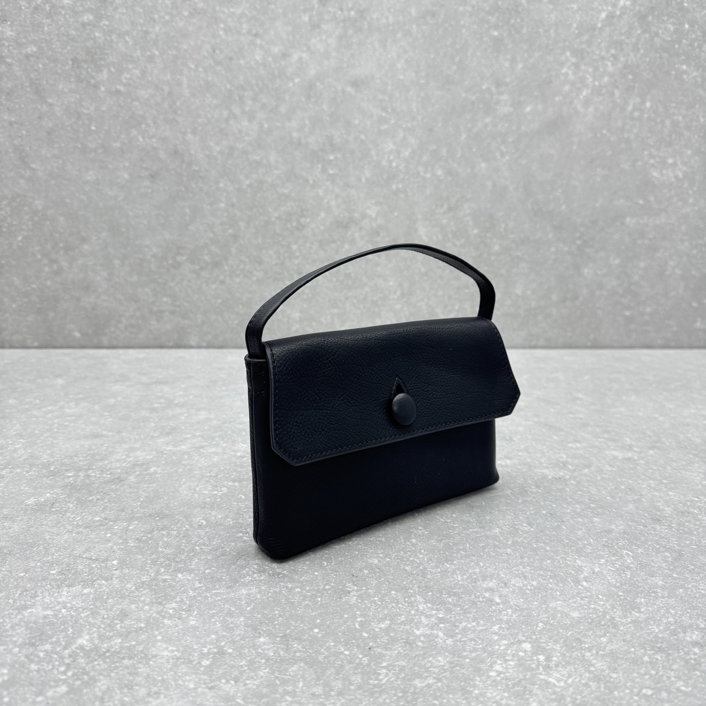 Сумка женская в стиле The Row Sally Bag черного цвета