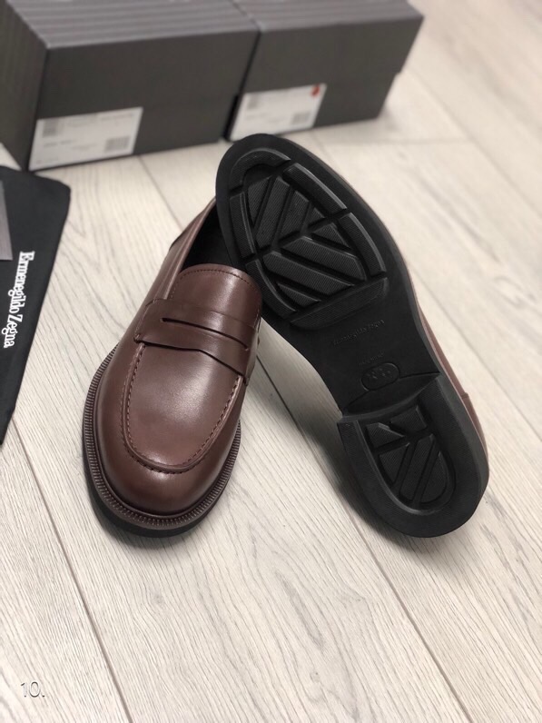Лоферы мужские в стиле Zegna из натуральной кожи коричневого цвета