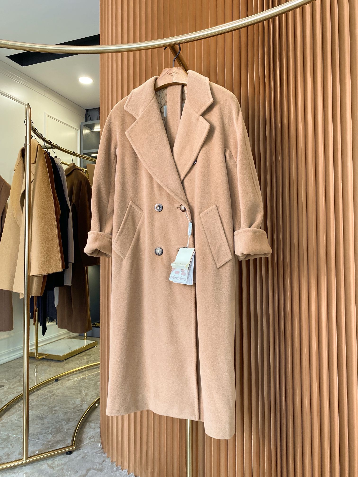 Пальто женское Max Mara 101801 Icon Coat светло-коричневого цвета