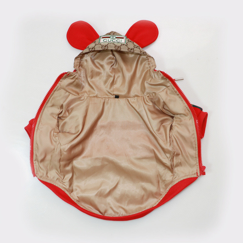 Куртка-дождевик для собак в стиле Gucci Bee Monogram с капюшоном и ушками