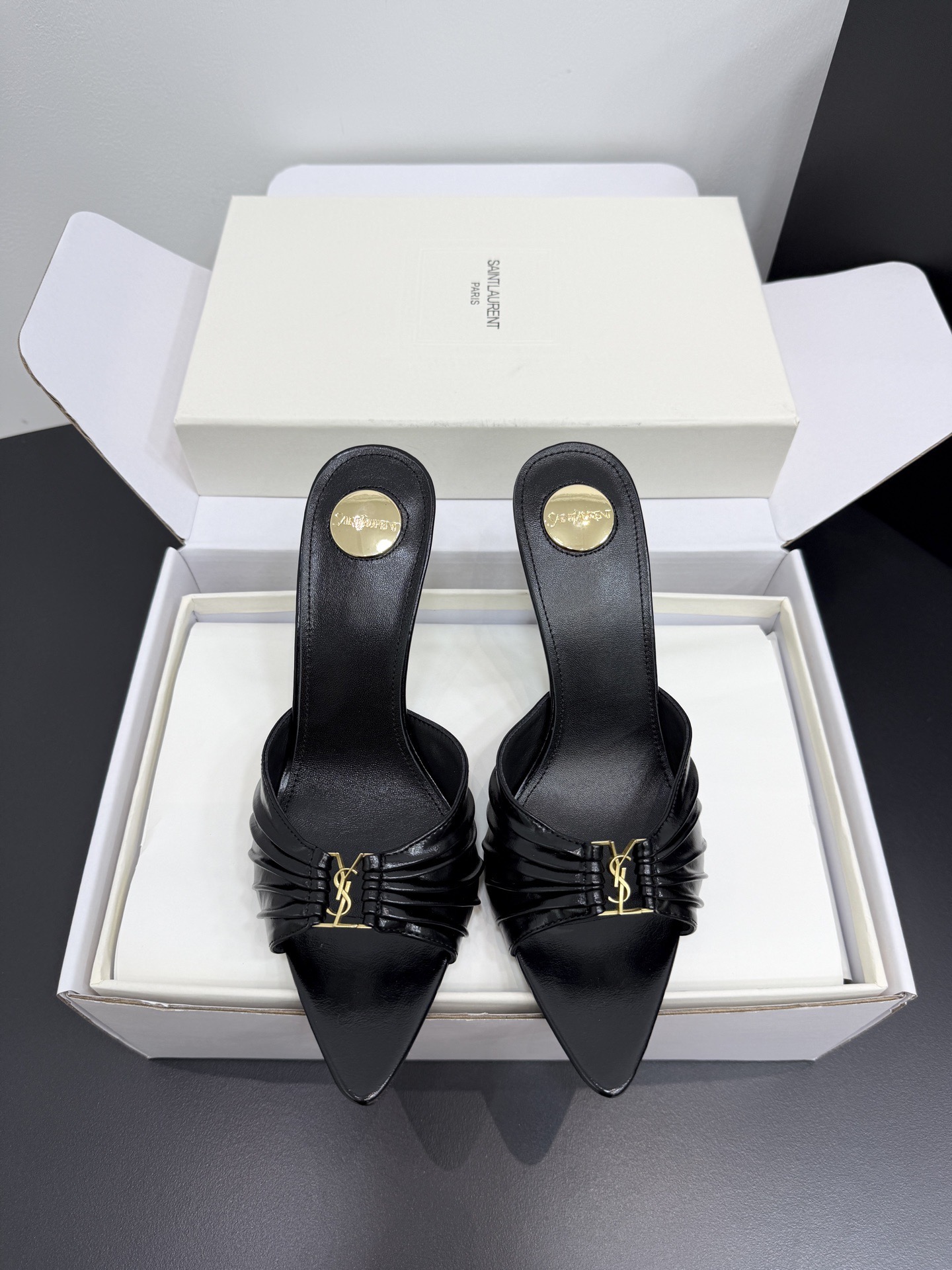 Мюли женские в стиле Saint Laurent YSL из натуральной кожи черного цвета