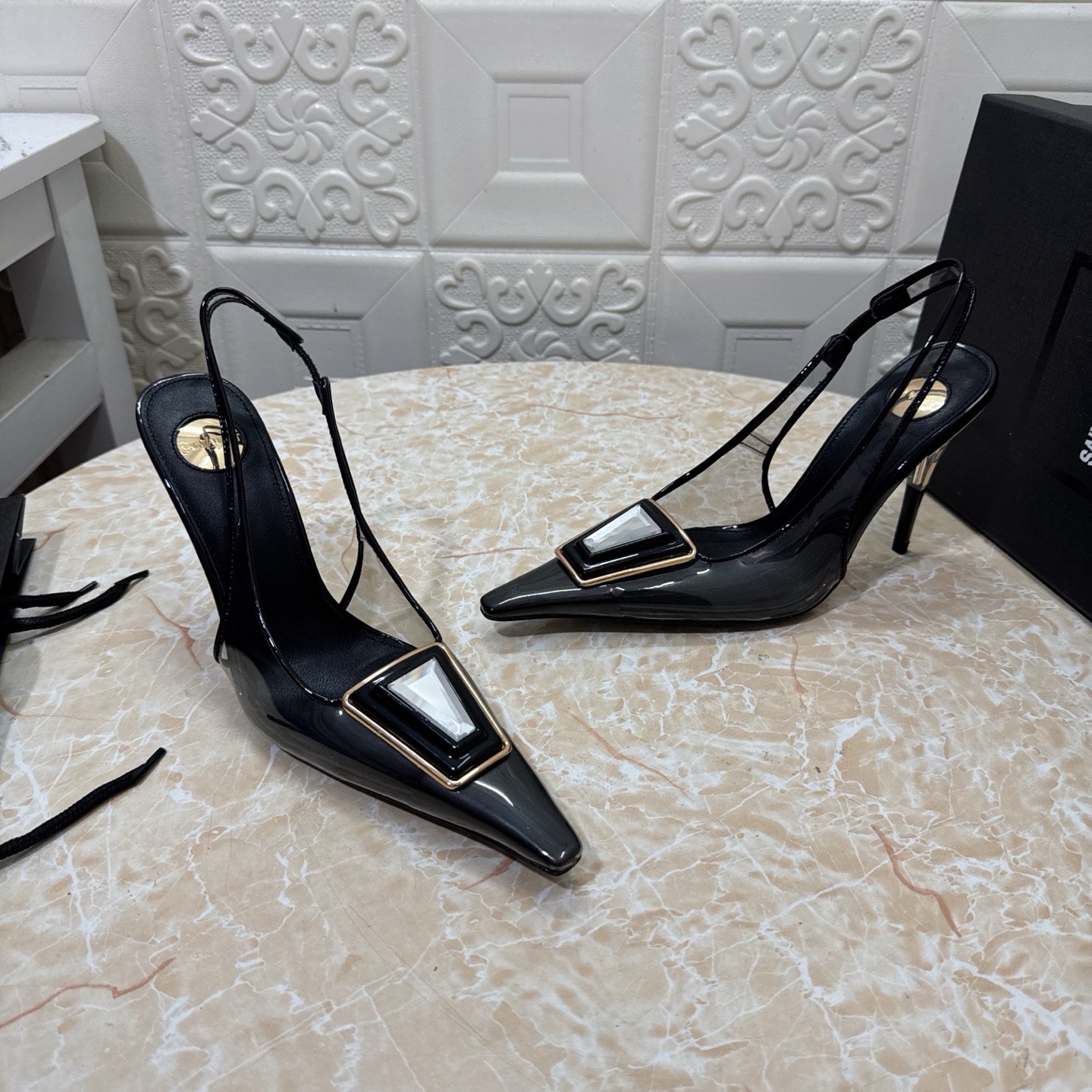 Туфли женские Saint Laurent Jive чёрного цвета