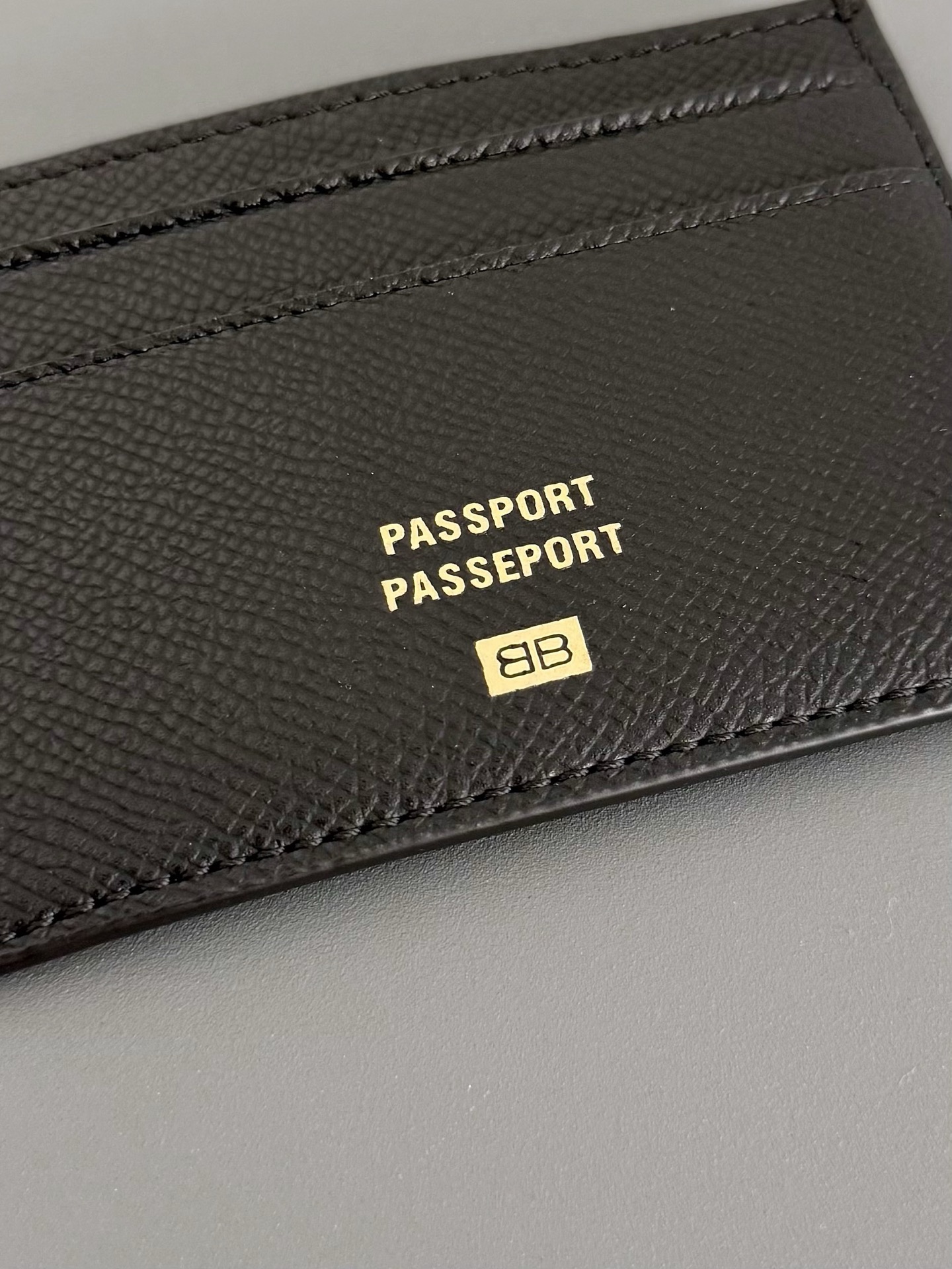 Картхолдер Balenciaga Winter Passport чёрного цвета