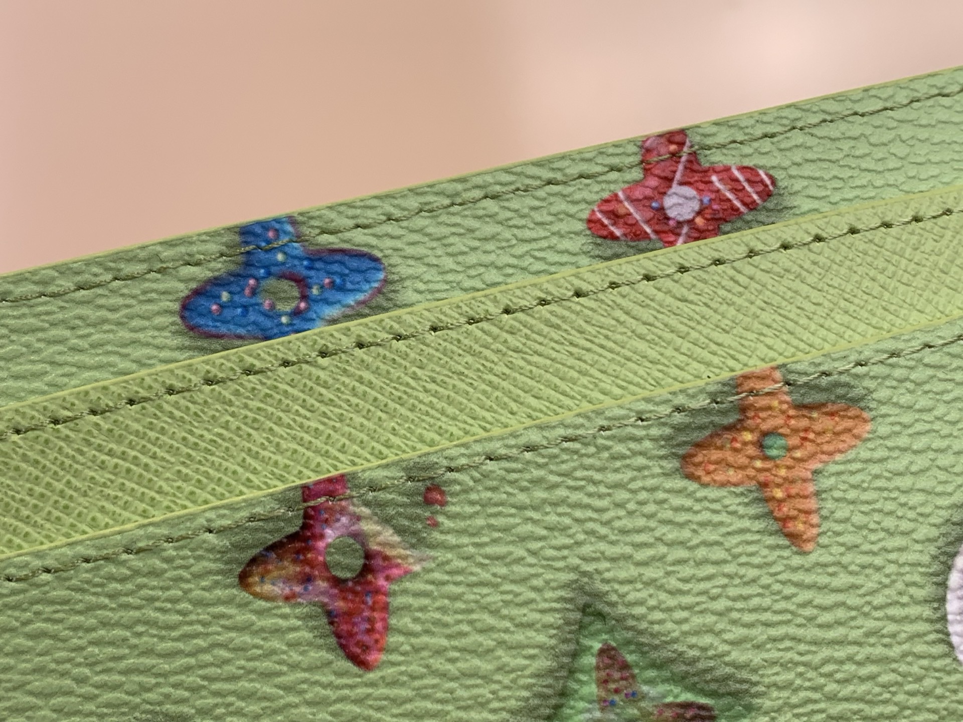 Картхолдер унисекс в стиле Louis Vuitton Double Monogram Donuts зелёного цвета