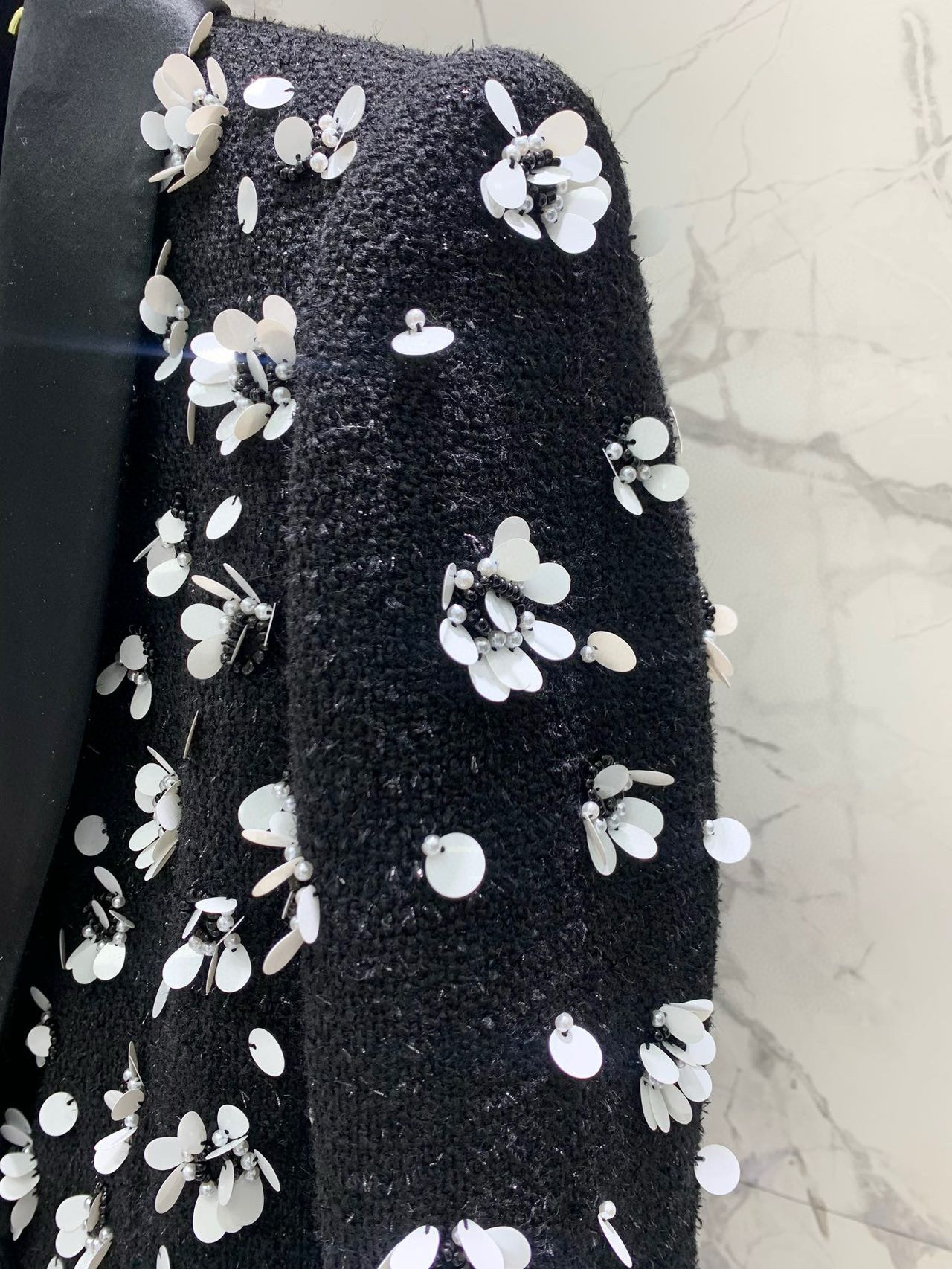 Жакет женский в стиле Chanel из фактурного твида с объёмным цветочным узором