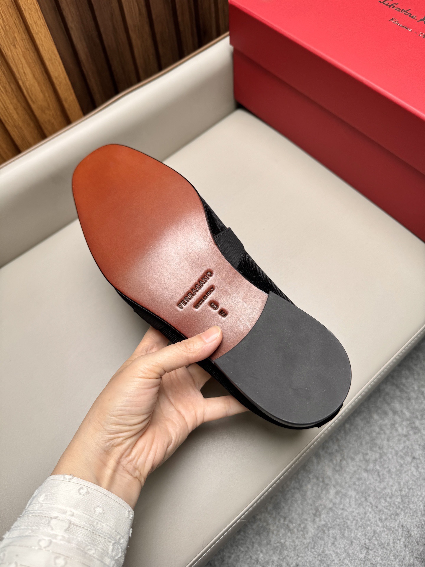 Лоферы мужские в стиле Ferragamo Gancini черного цвета